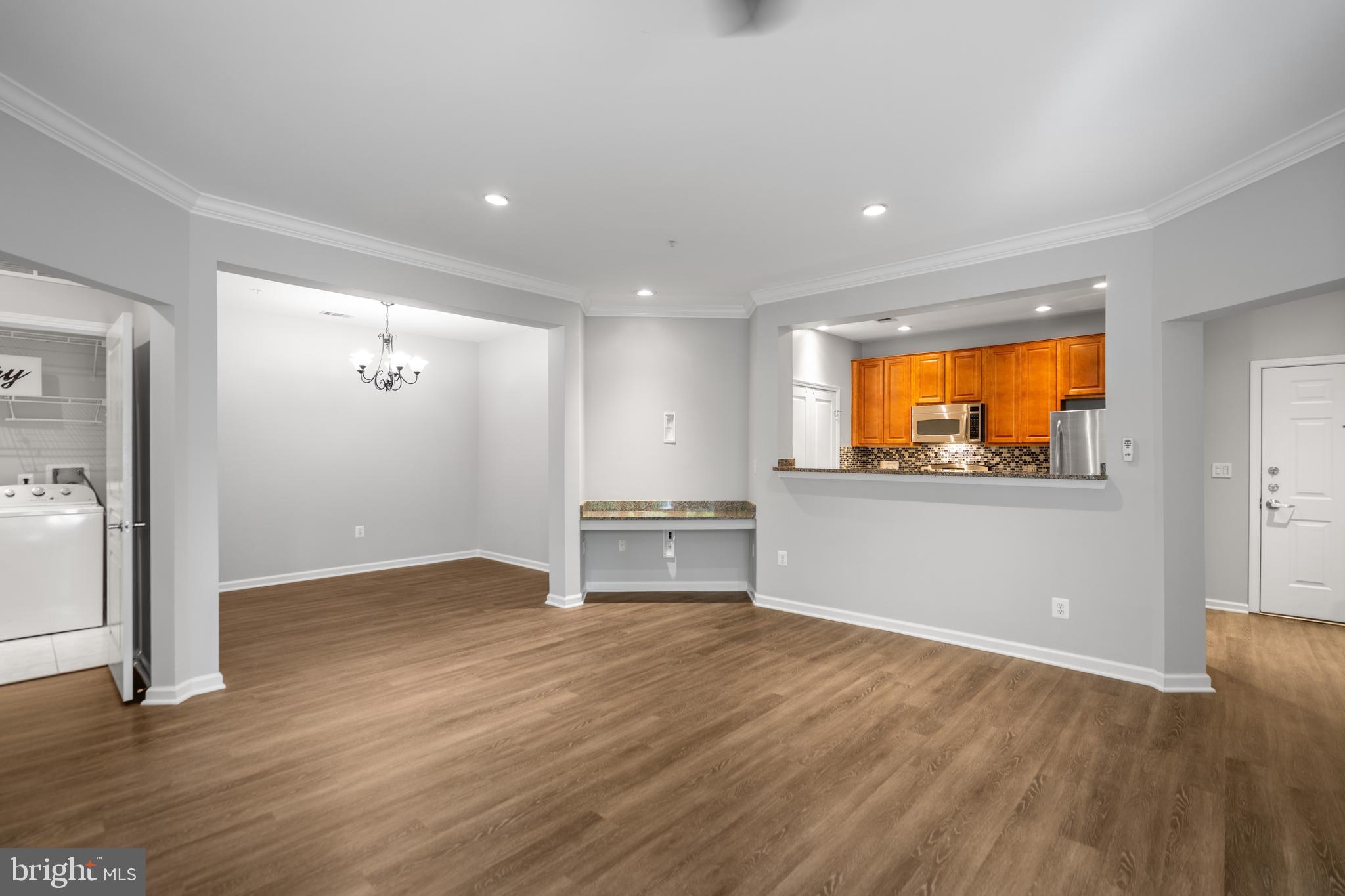 SAVOY AT RESTON TOWN CENTER - Residential