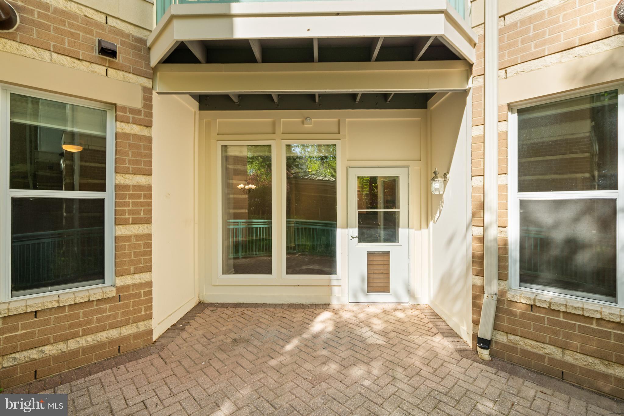 SAVOY AT RESTON TOWN CENTER - Residential