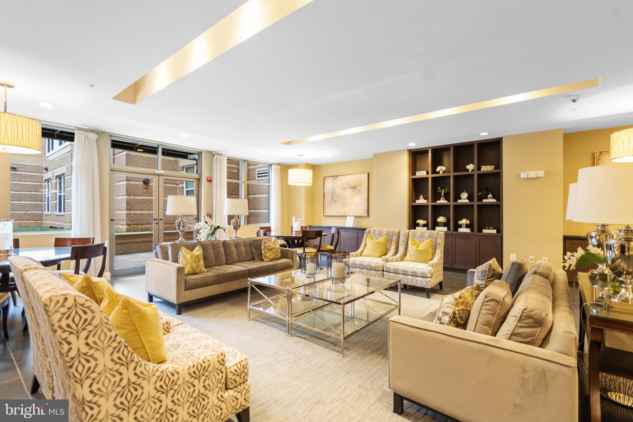 SAVOY AT RESTON TOWN CENTER - Residential