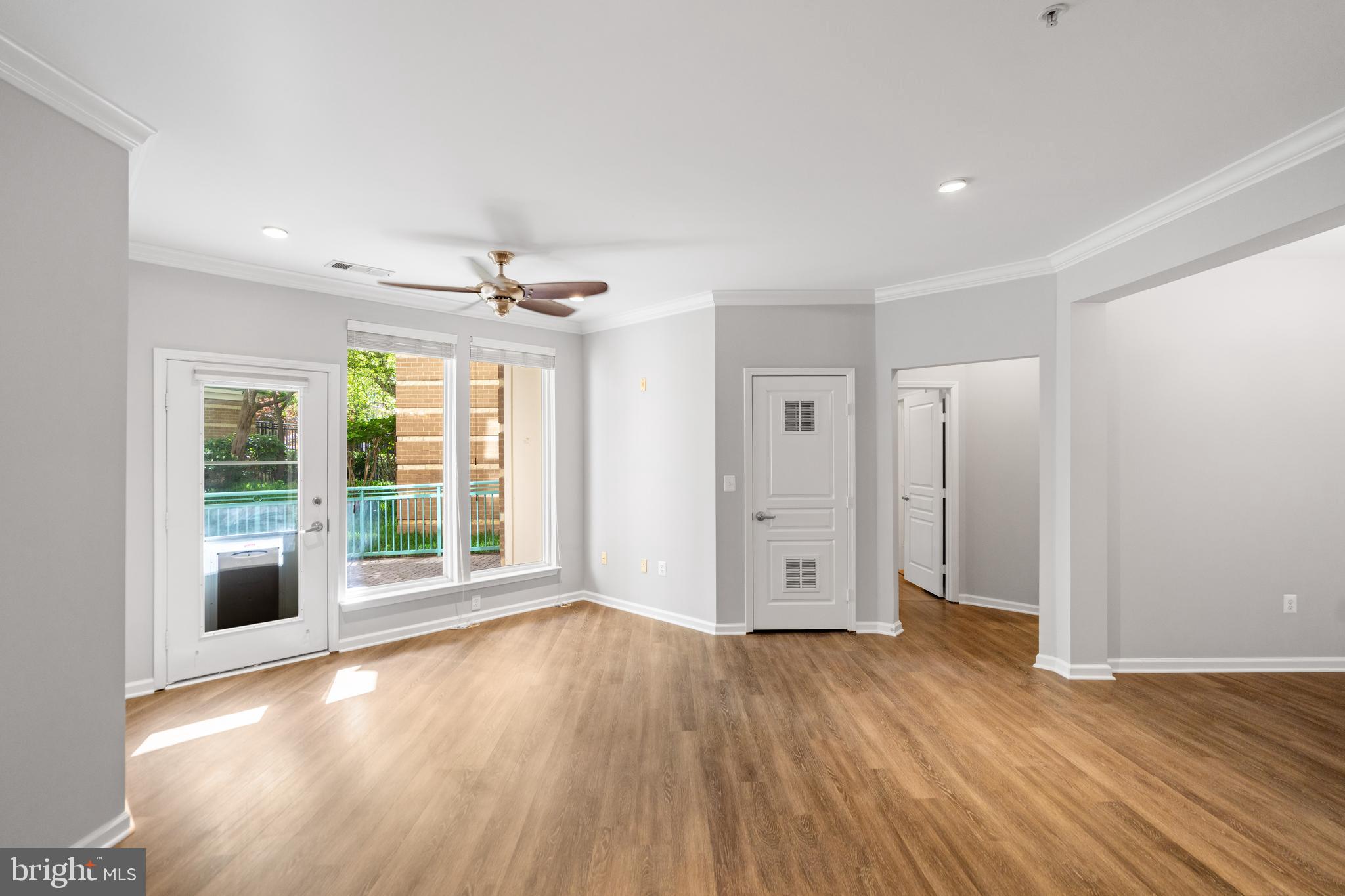 SAVOY AT RESTON TOWN CENTER - Residential