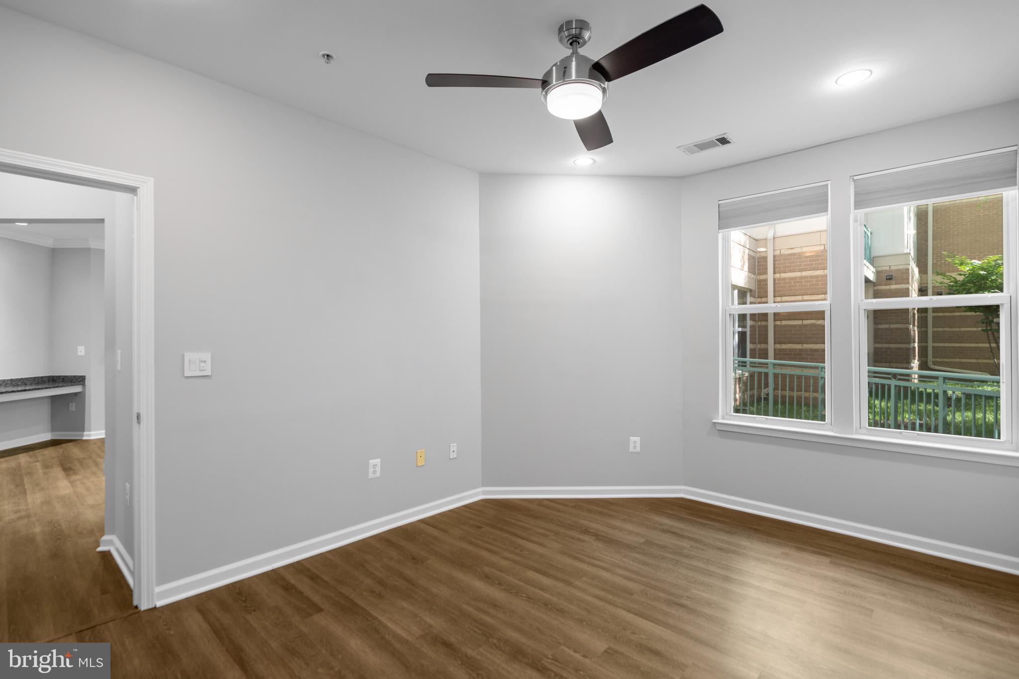 SAVOY AT RESTON TOWN CENTER - Residential