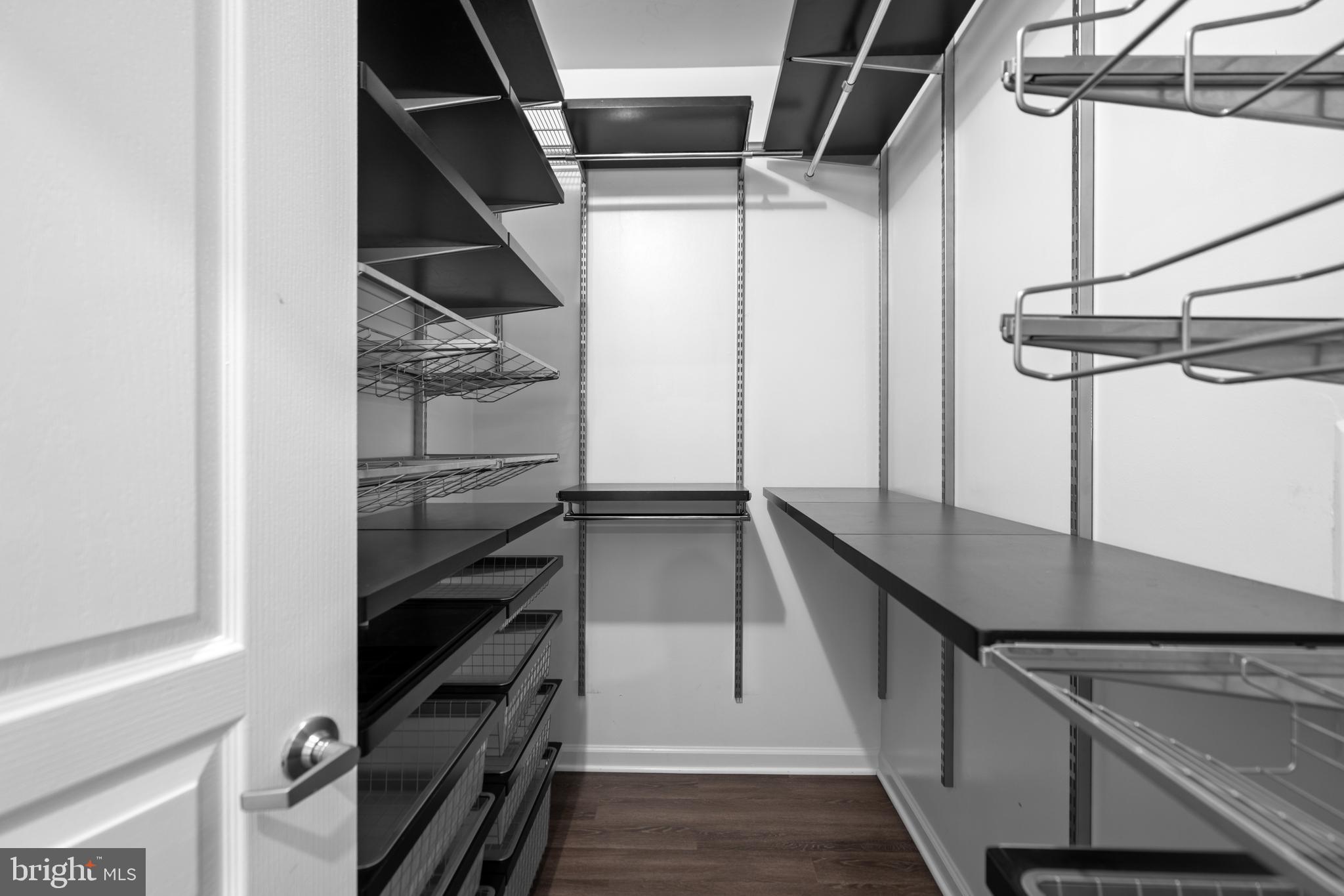 SAVOY AT RESTON TOWN CENTER - Residential