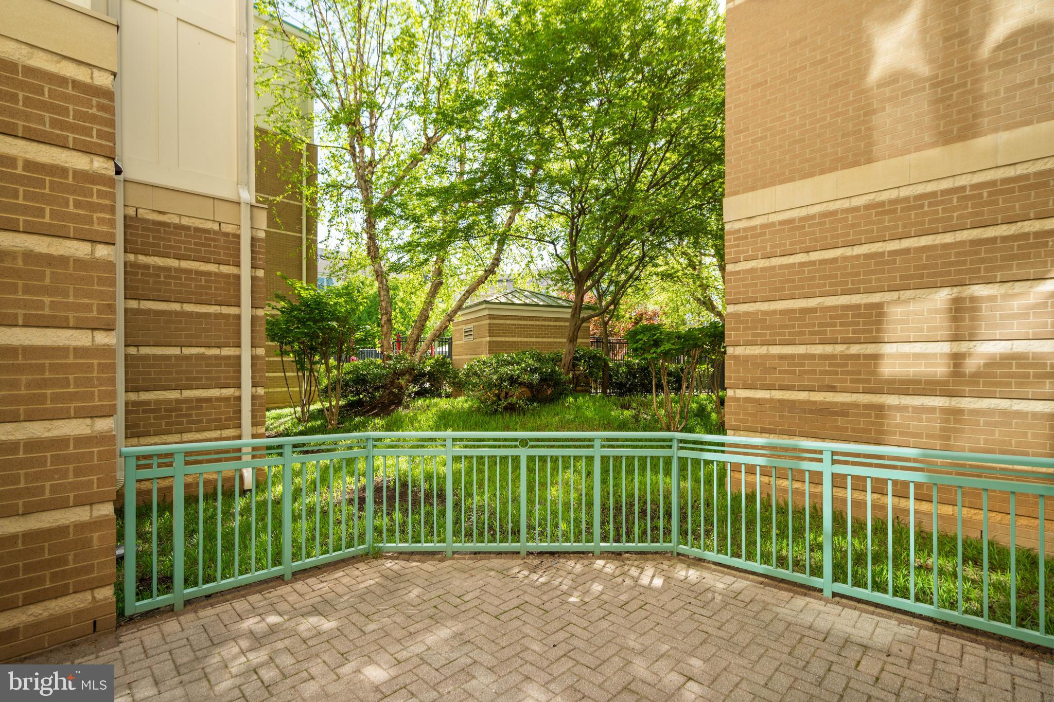 SAVOY AT RESTON TOWN CENTER - Residential