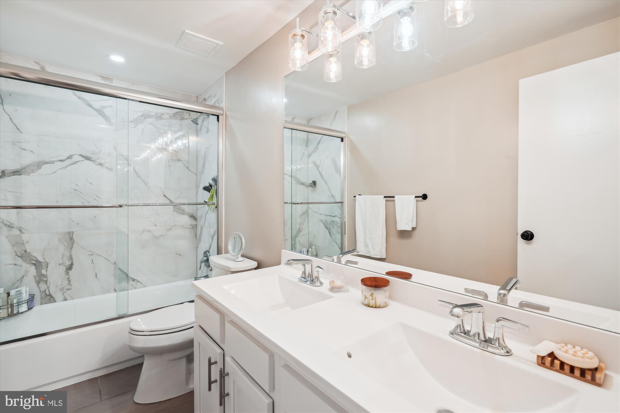 VILLAGE OF OWEN BROWN - Residential