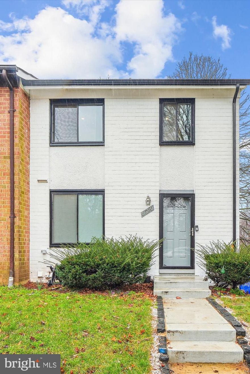 Offer in hand!  Seller has set an offer deadline of Monday, March 11 at 8:00 PM.  Seller would prefer a 30-45 day closing and possibly a 30 day rent back.  This charming End Unit home offers a perfect blend of comfort and modern amenities. Recently updated with all-new systems, this property boasts a gourmet kitchen featuring new appliances. The home is bathed in natural light thanks to recessed lighting throughout, creating a warm and inviting atmosphere.
Indulge in spa-like baths and enjoy the luxury of premium floors throughout. The fenced-in backyard has been thoughtfully designed, providing a tranquil outdoor space for relaxation and entertainment.
Situated in a prime location, this home allows for easy access to various amenities. Take a leisurely stroll to Elkhorn Park, Owen Brown Tennis Club, and other Village attractions. For your shopping and dining needs, you'll find a plethora of options within a convenient 7-minute drive, including Columbia Mall, Wegmans, and Whole Foods.  Don't miss the opportunity to make this well-appointed End Unit your new home. With its desirable features and proximity to parks, recreational facilities, and shopping centers, this property offers a lifestyle of convenience and comfort. Contact me today to schedule a viewing and experience the charm of this inviting home firsthand.