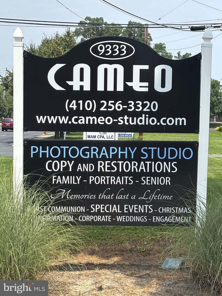 Dynamite commercial space in convenient location**4 office spaces and common area within**2 baths**parking for 6 vehicles in back lot**Available immediately.
