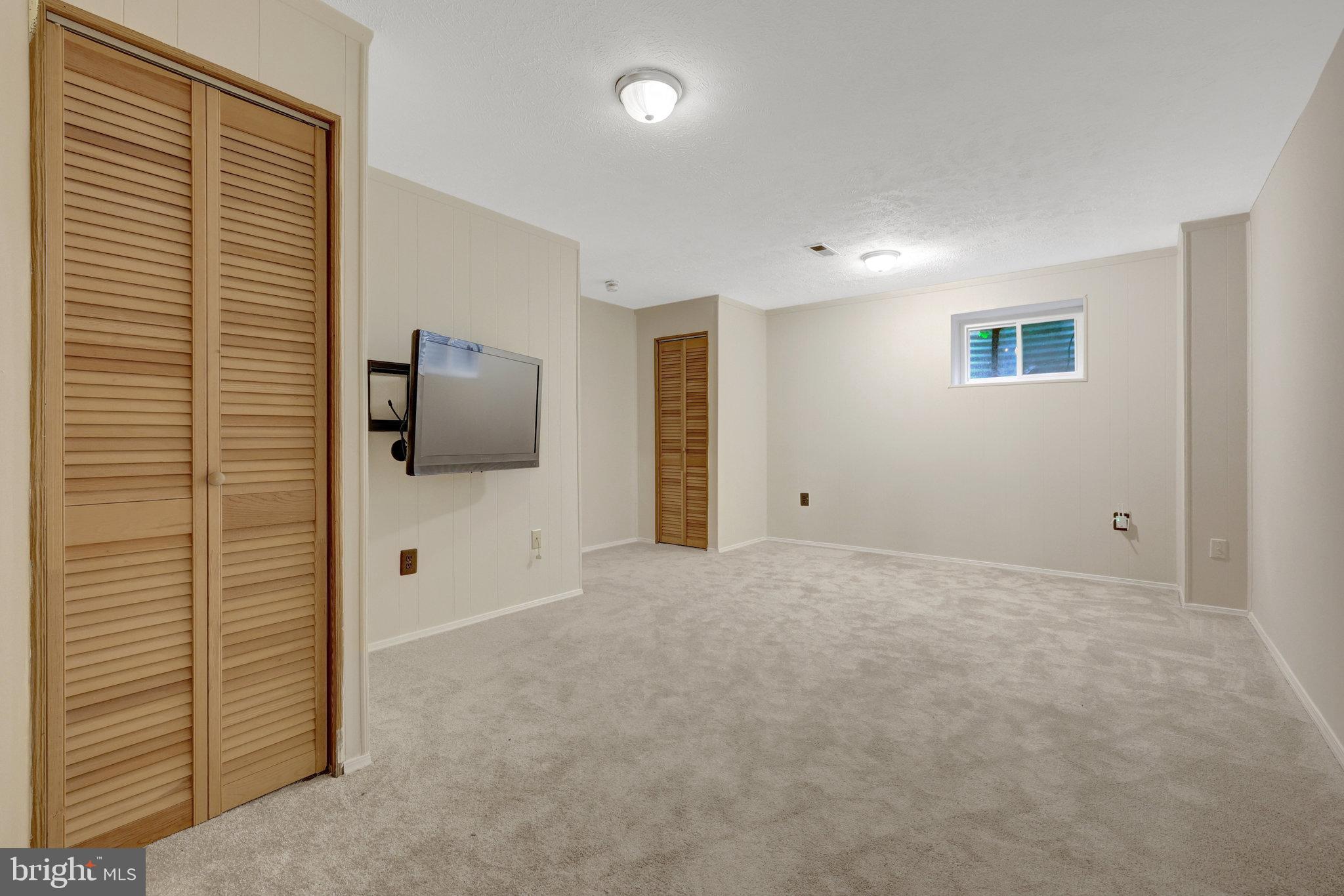 COUNTRYSIDE - Residential