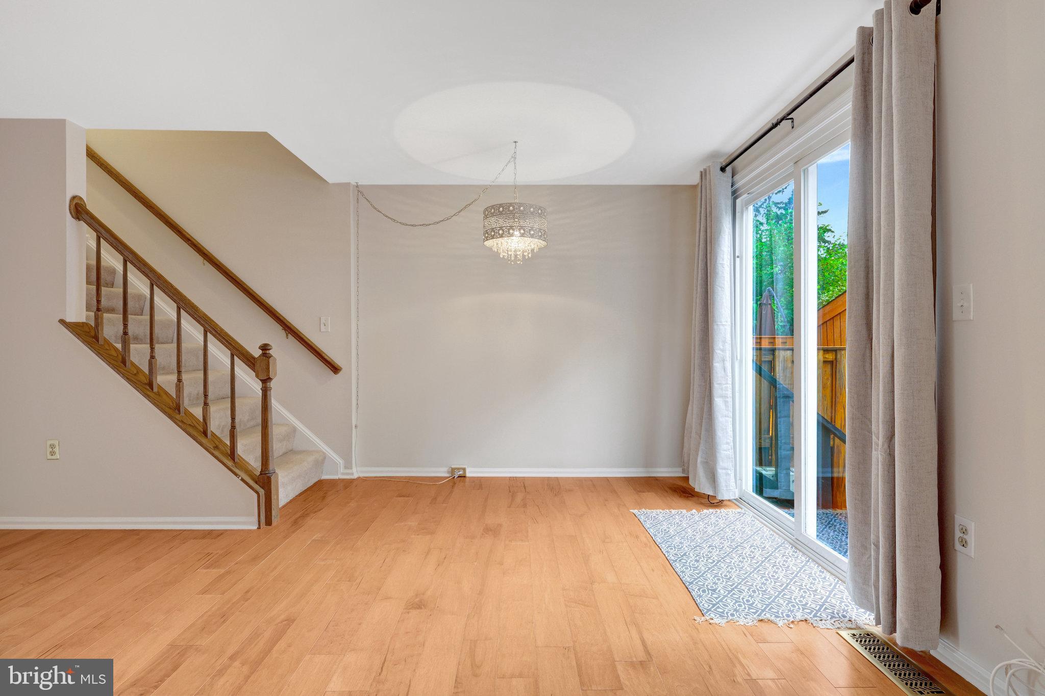 COUNTRYSIDE - Residential