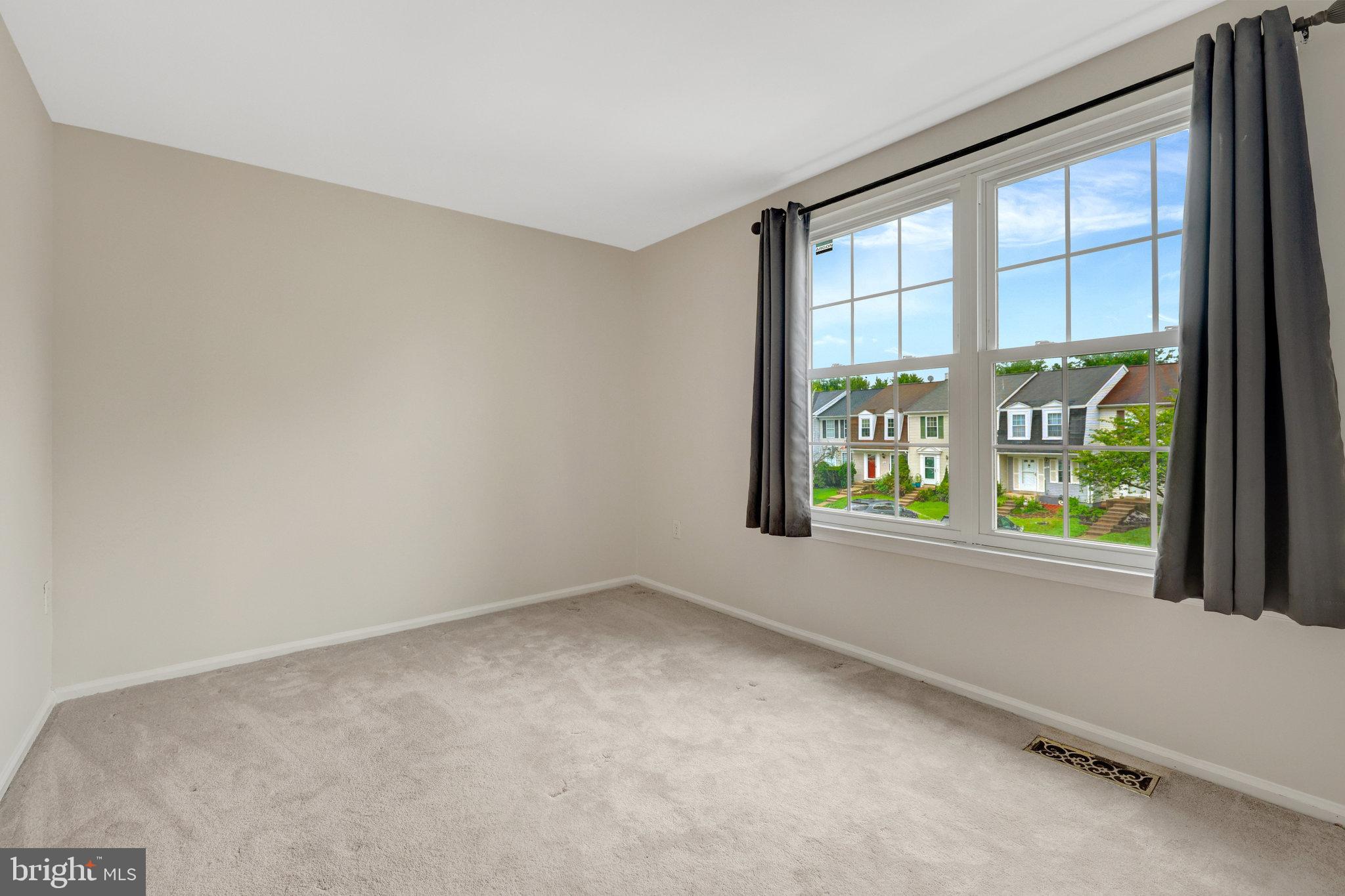 COUNTRYSIDE - Residential