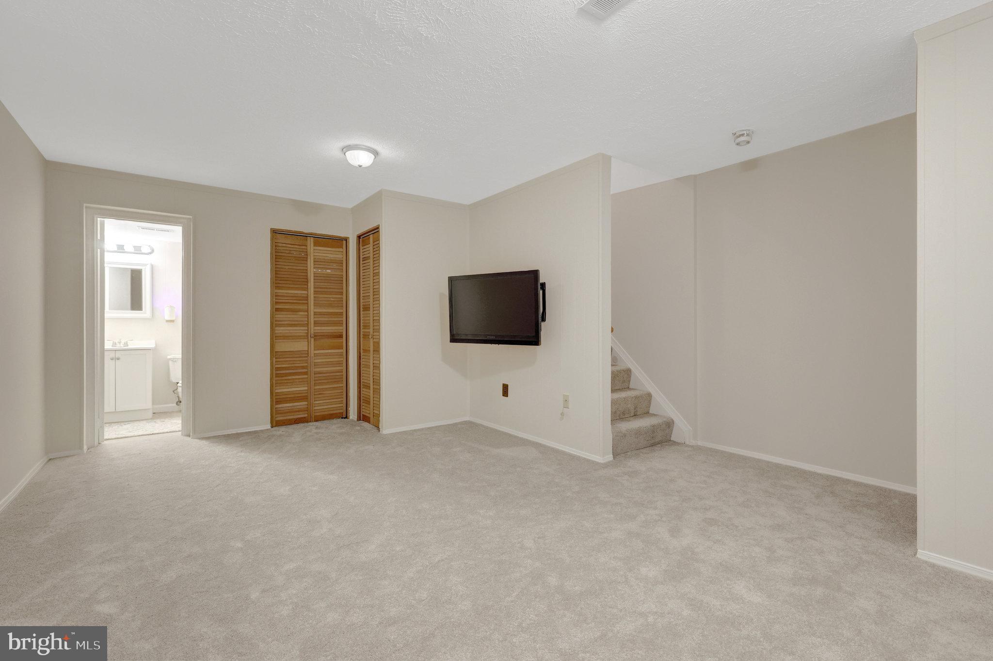 COUNTRYSIDE - Residential