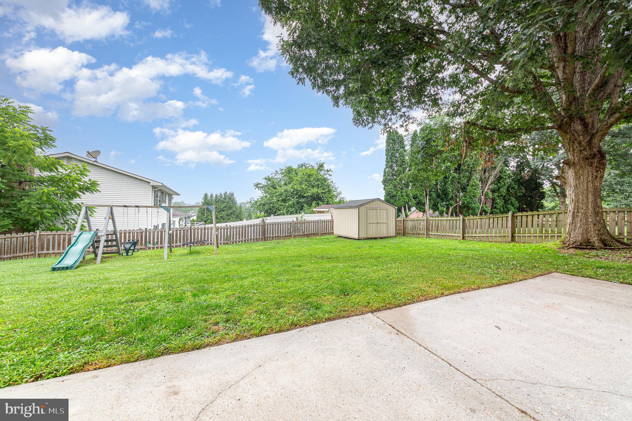 FOREST LAKES - Residential