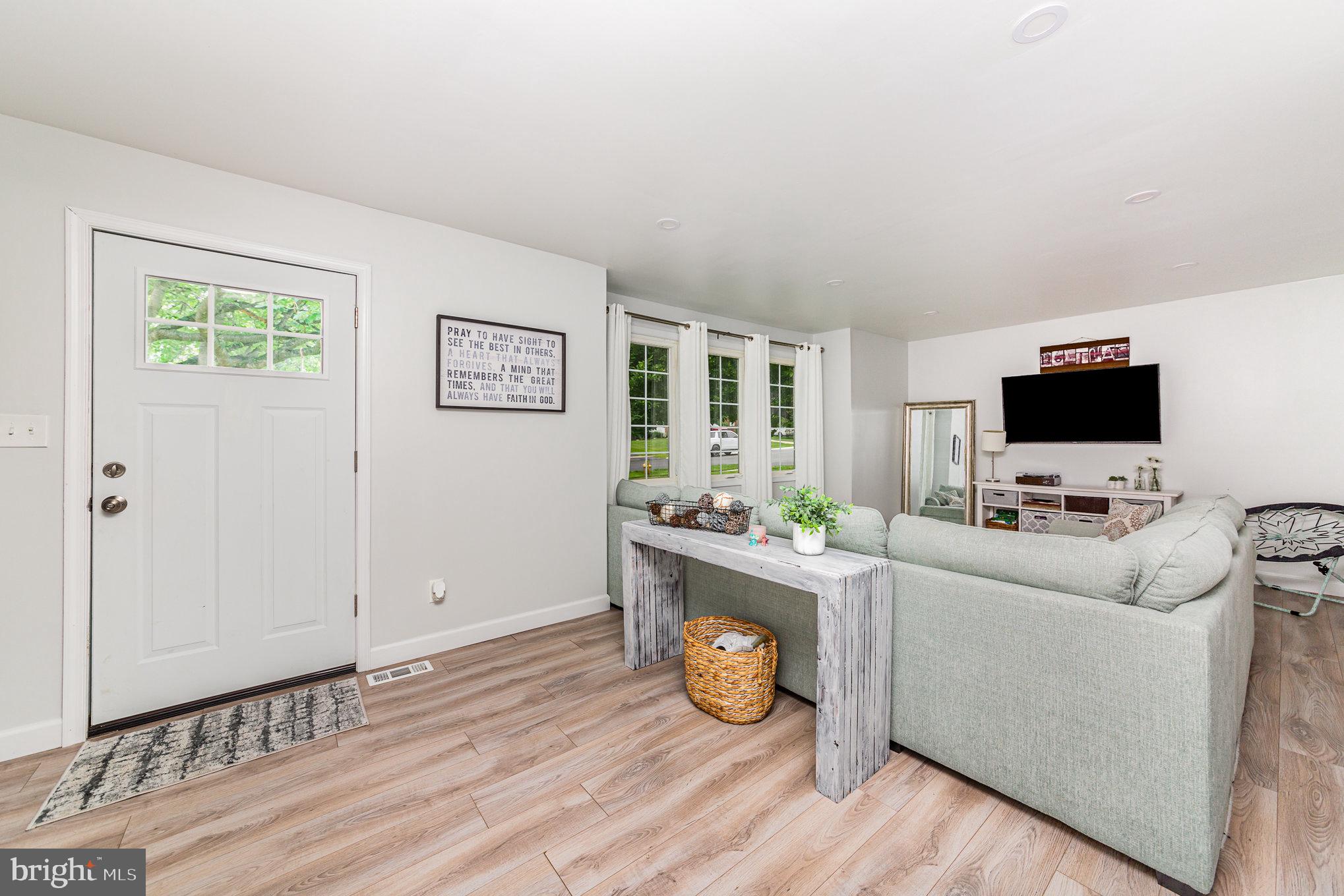 916 BERNADETTE DRIVE