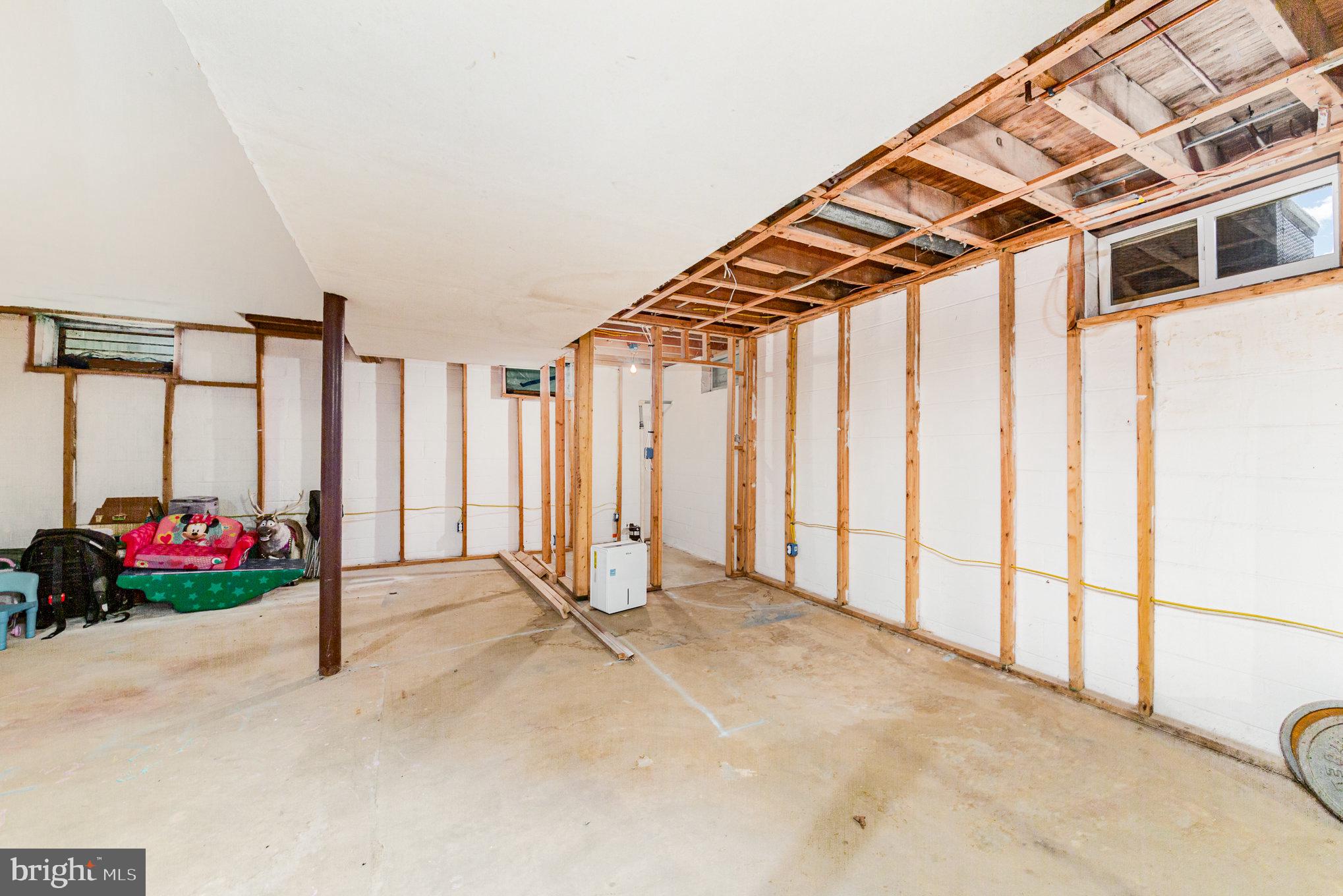 FOREST LAKES - Residential