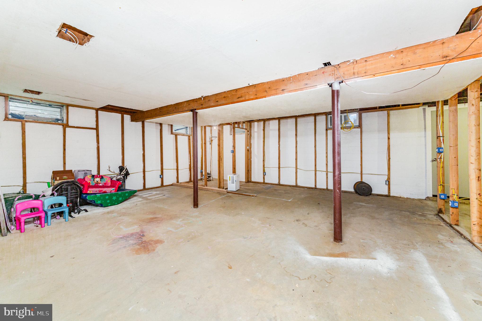 FOREST LAKES - Residential