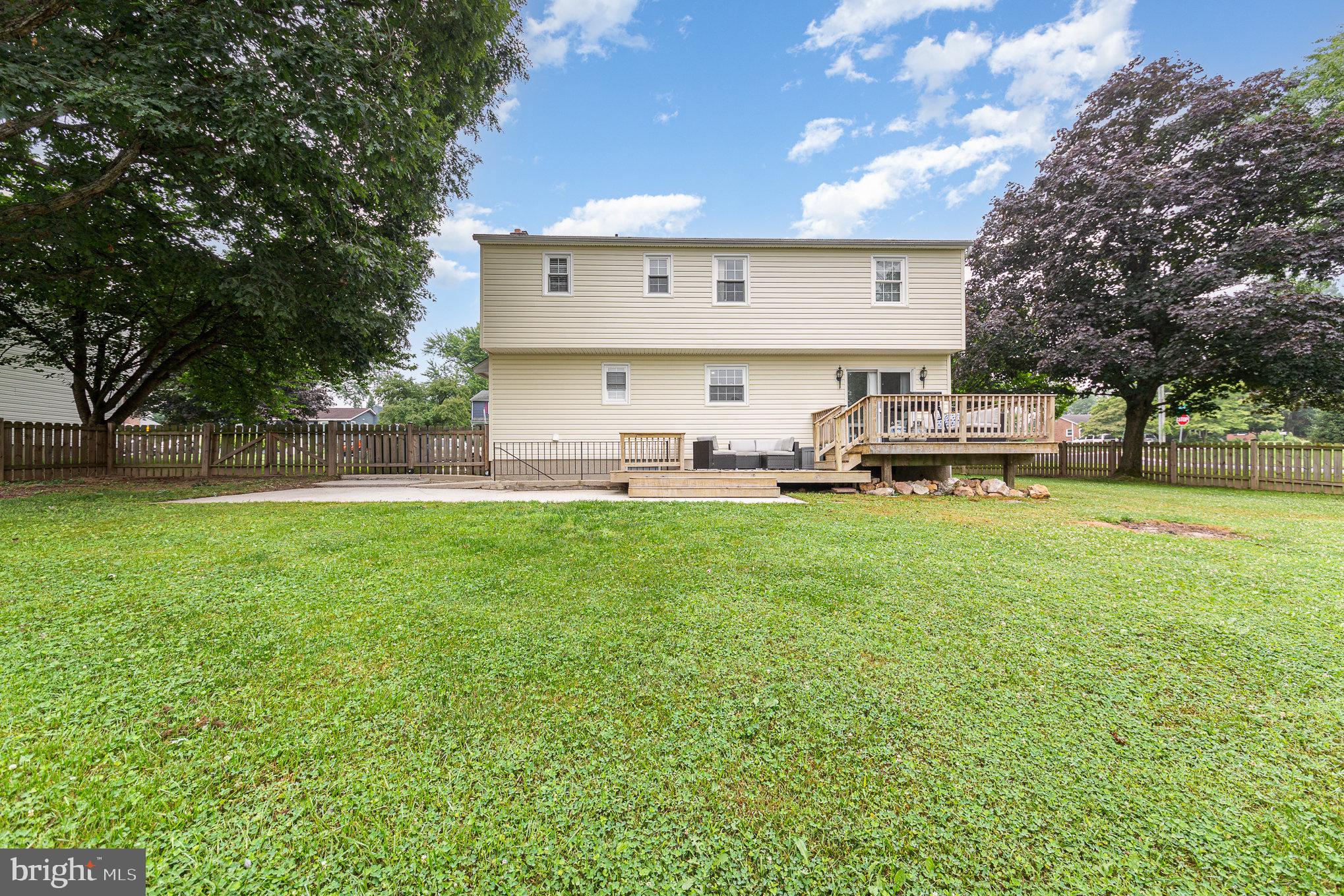 FOREST LAKES - Residential