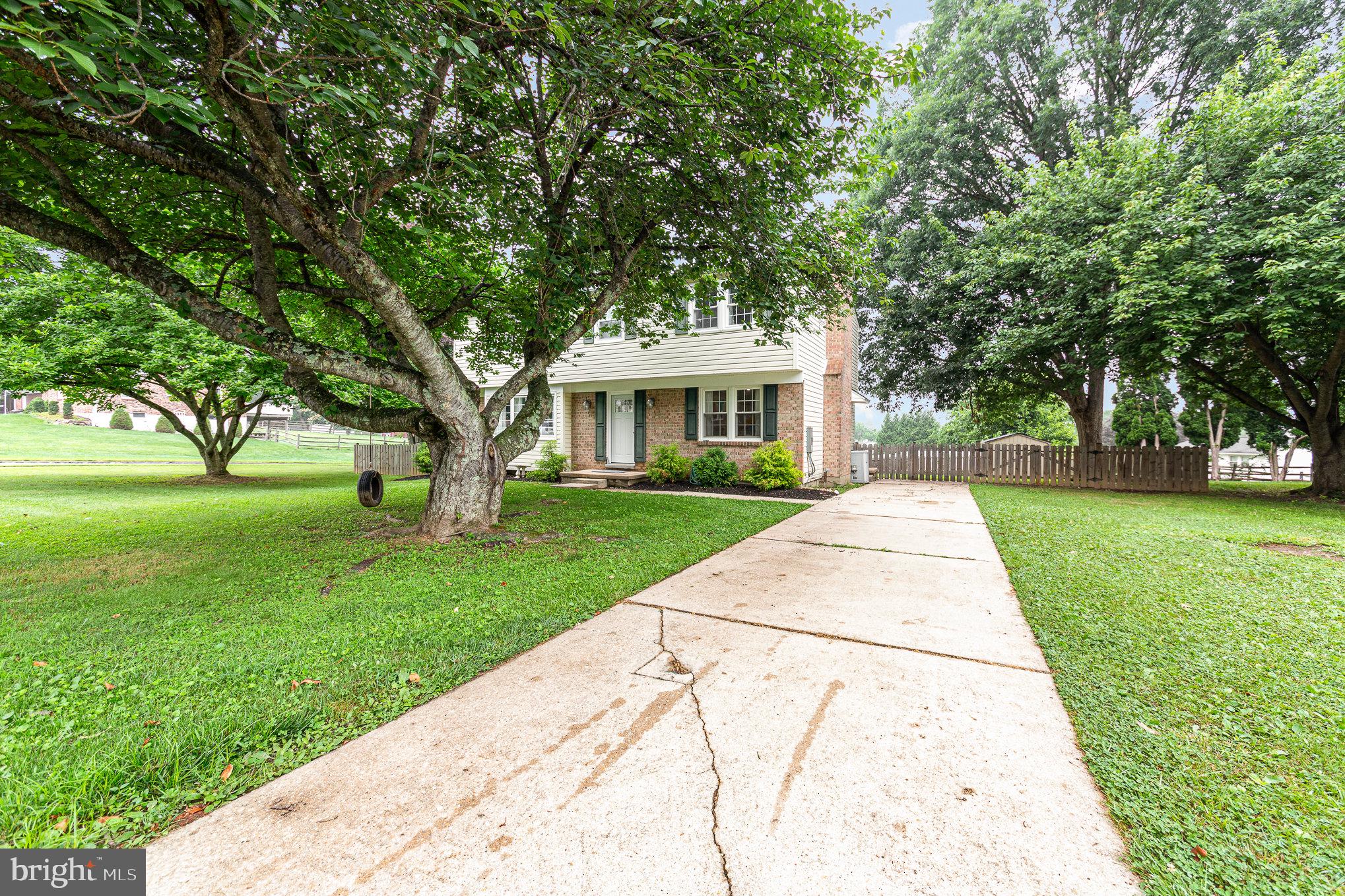 916 BERNADETTE DRIVE