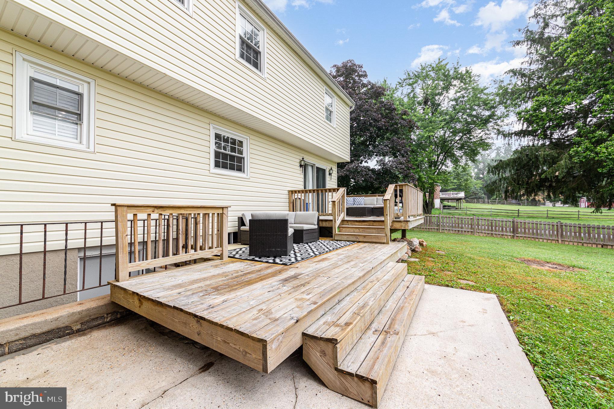 FOREST LAKES - Residential