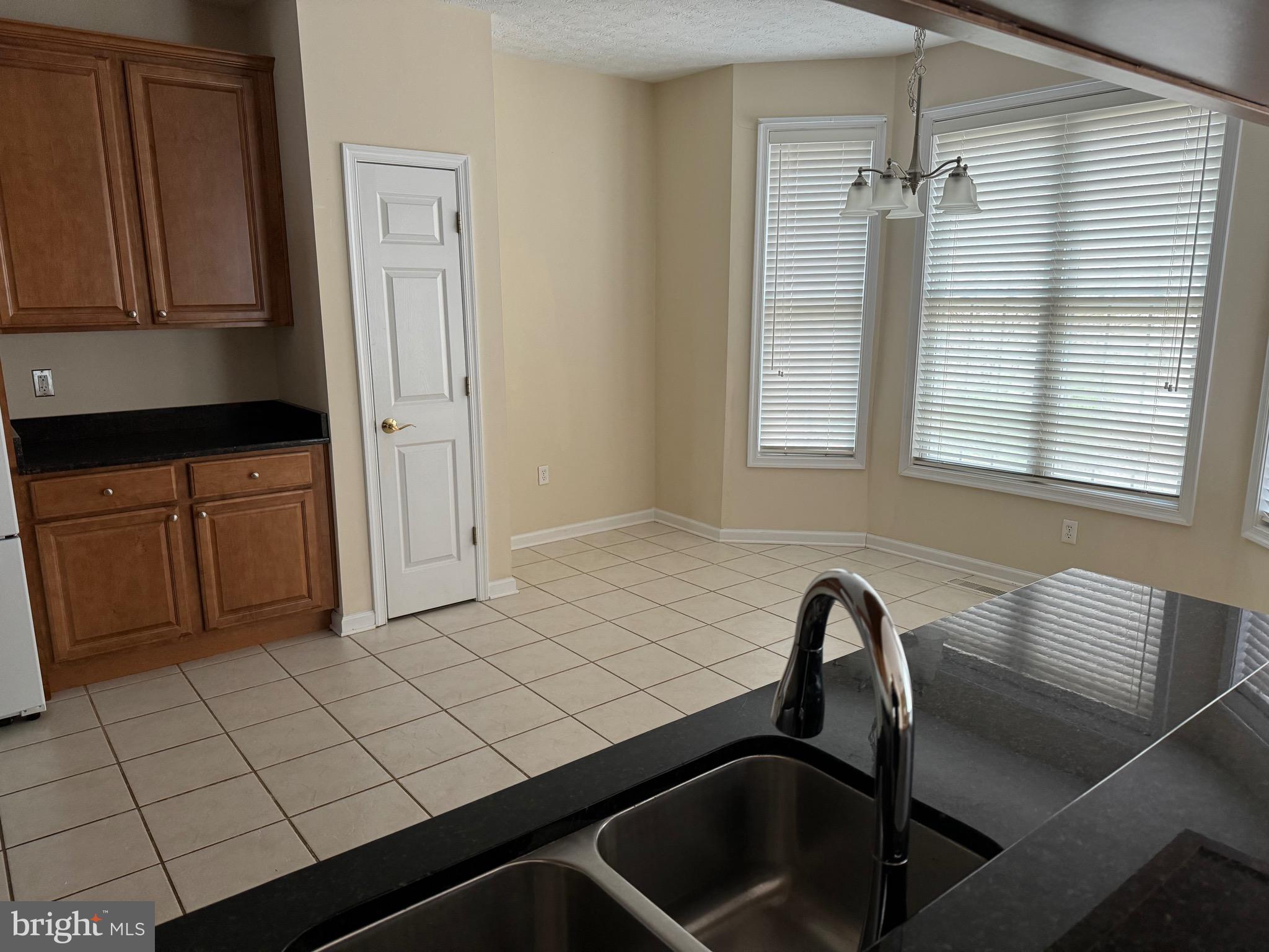 COLONIAL PARK - Residential Lease