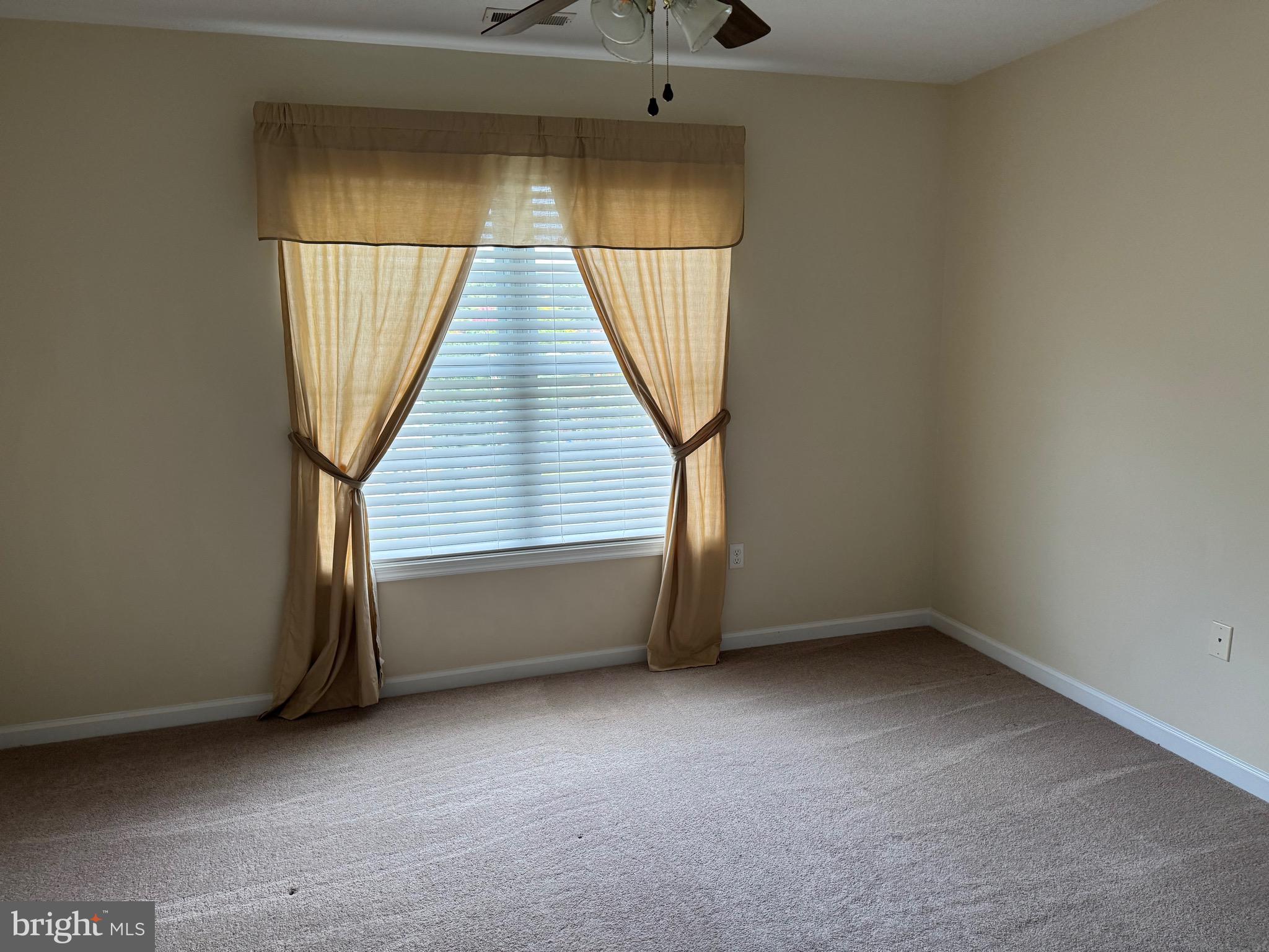 COLONIAL PARK - Residential Lease