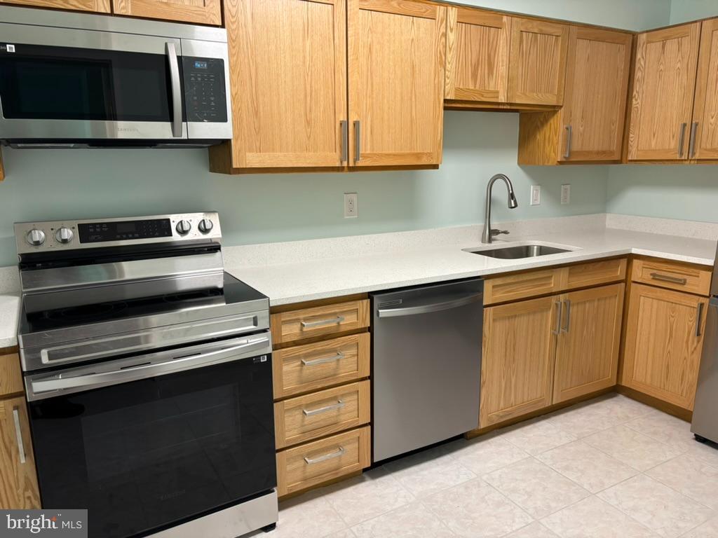 LEISURE WORLD - Residential
