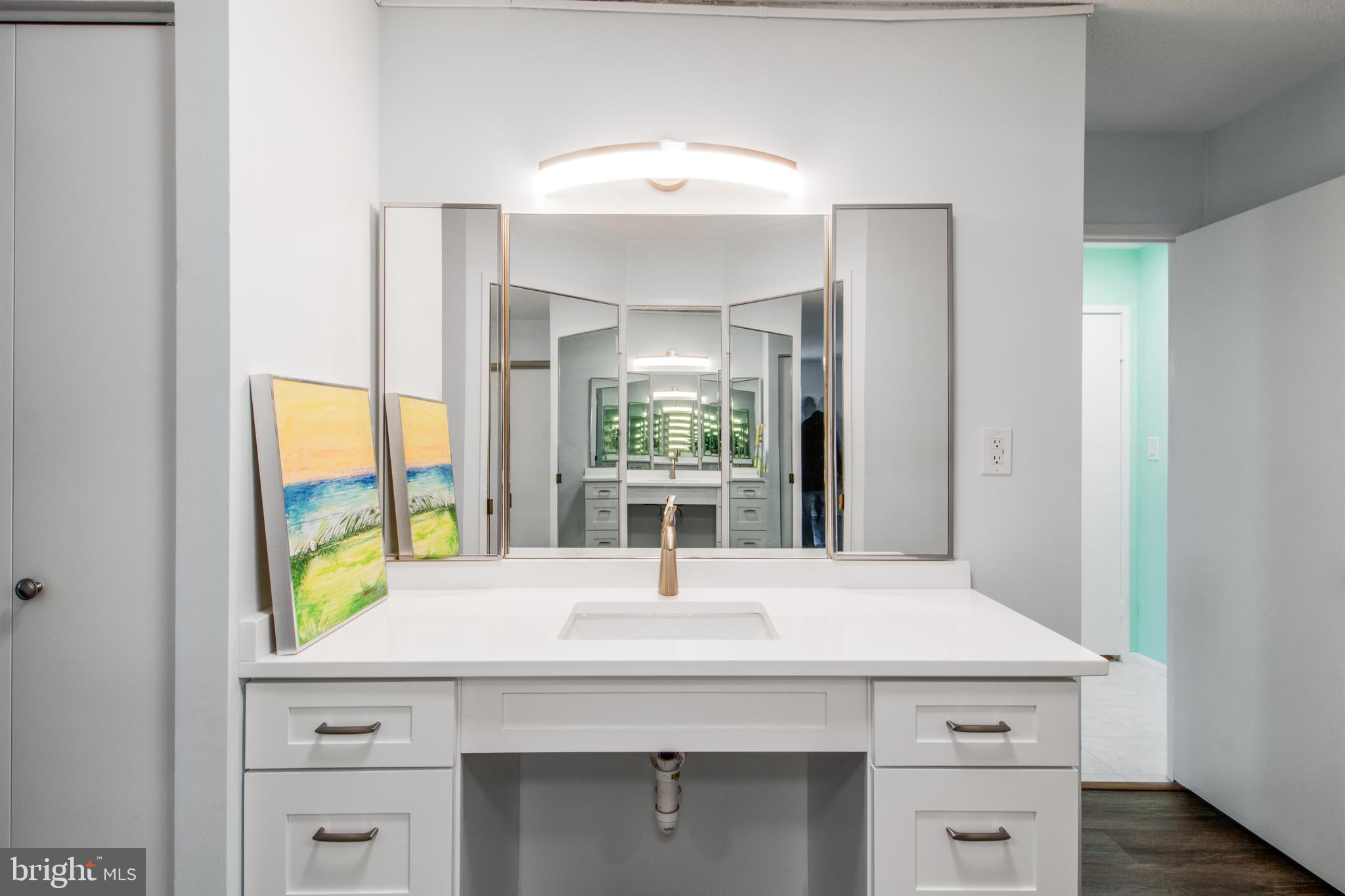LEISURE WORLD - Residential