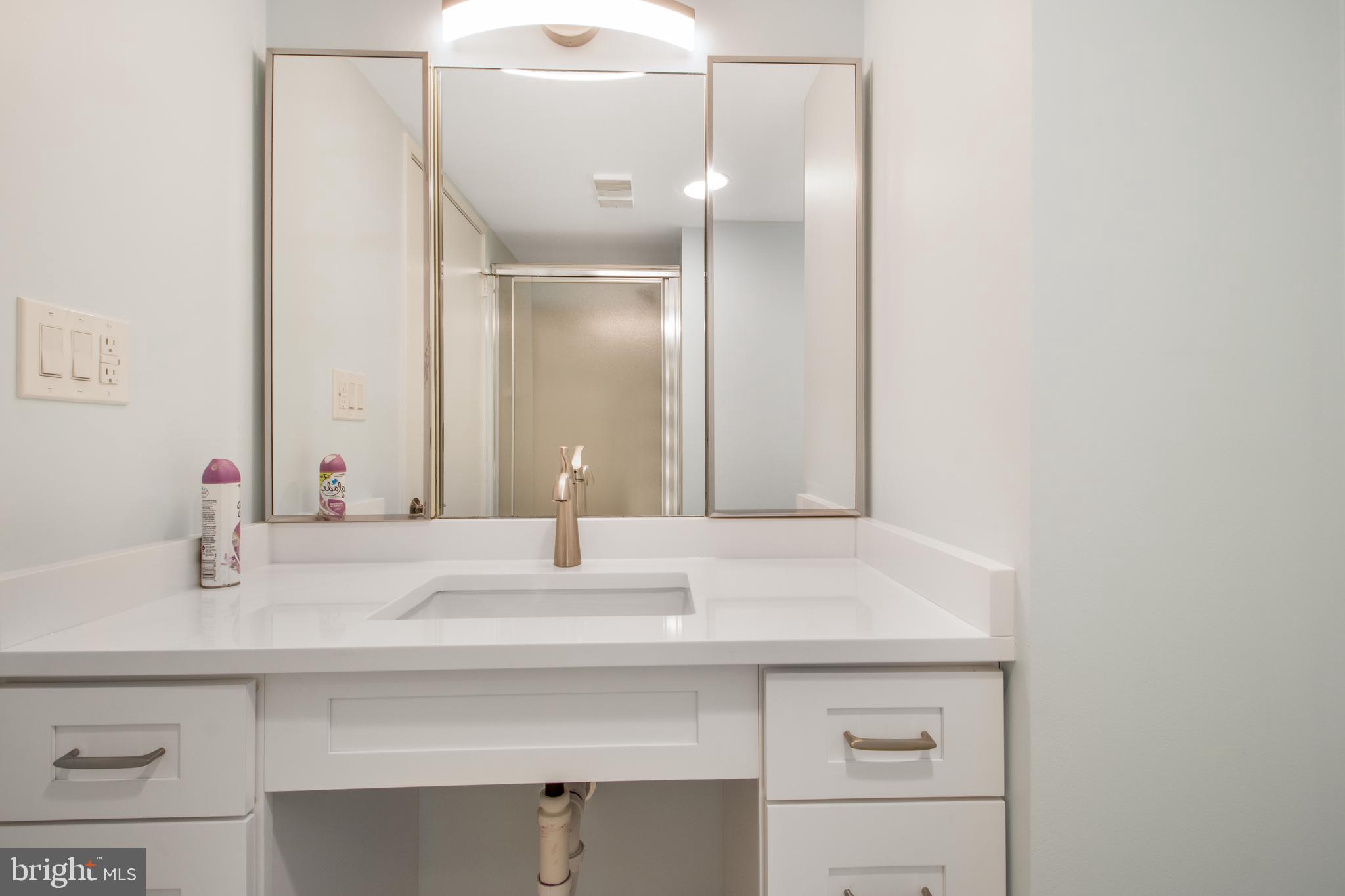 LEISURE WORLD - Residential