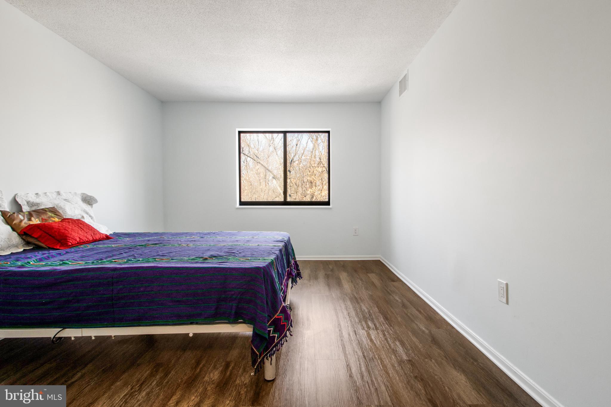 LEISURE WORLD - Residential