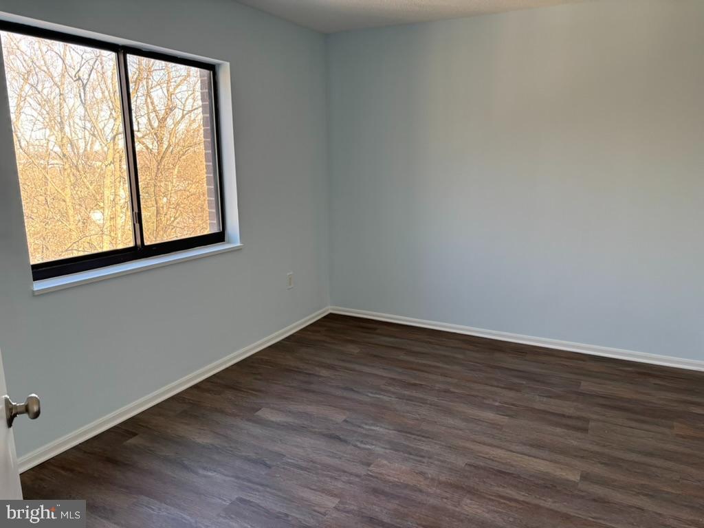 LEISURE WORLD - Residential