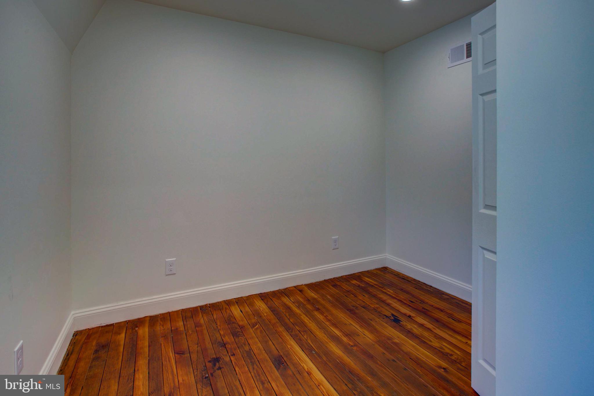 LANCASTER - Residential Lease