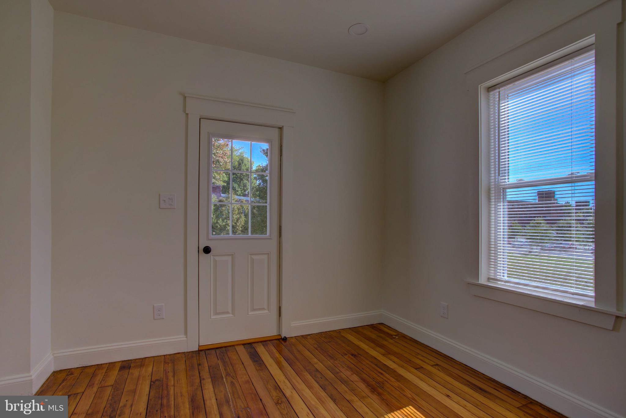 LANCASTER - Residential Lease