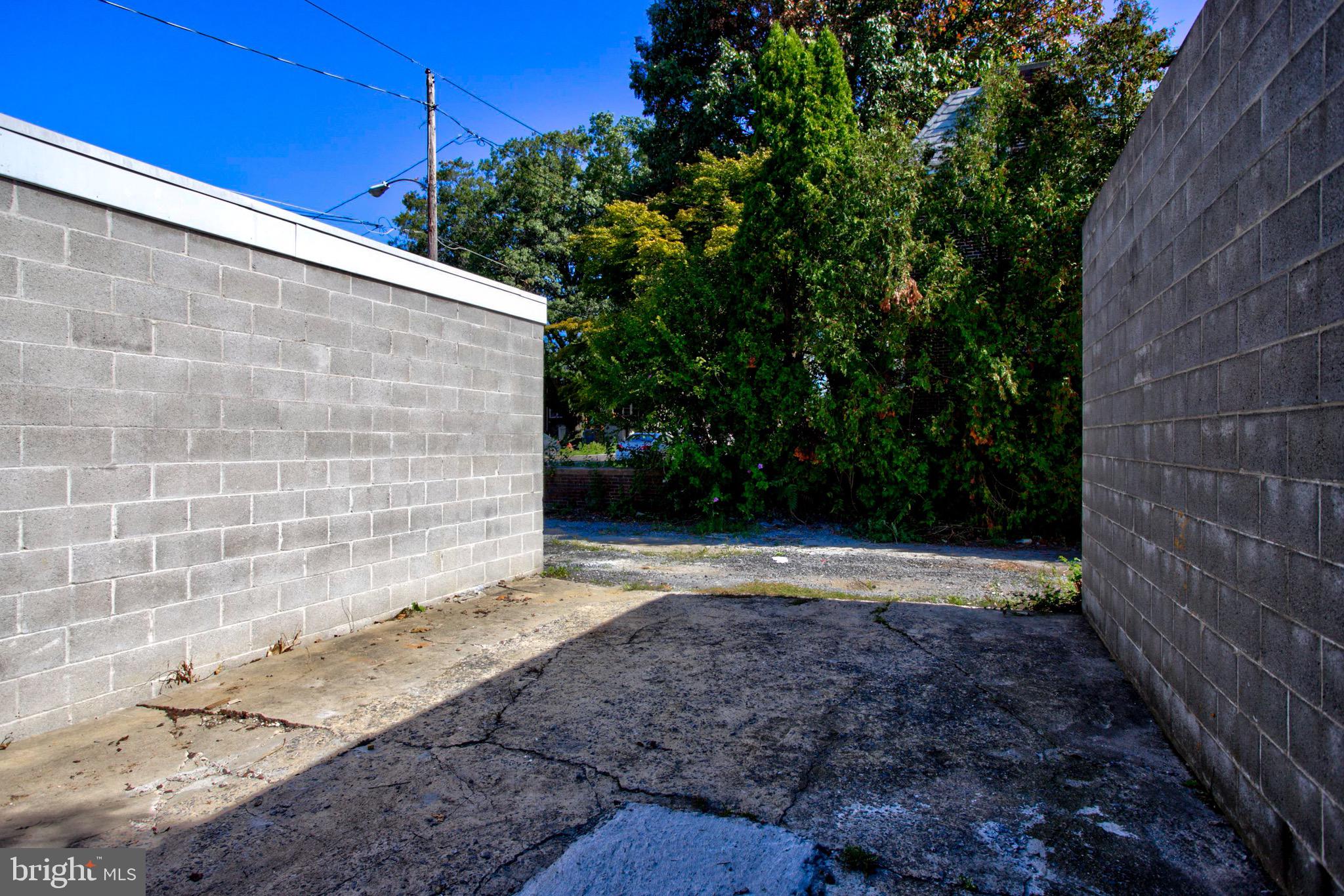 LANCASTER - Residential Lease