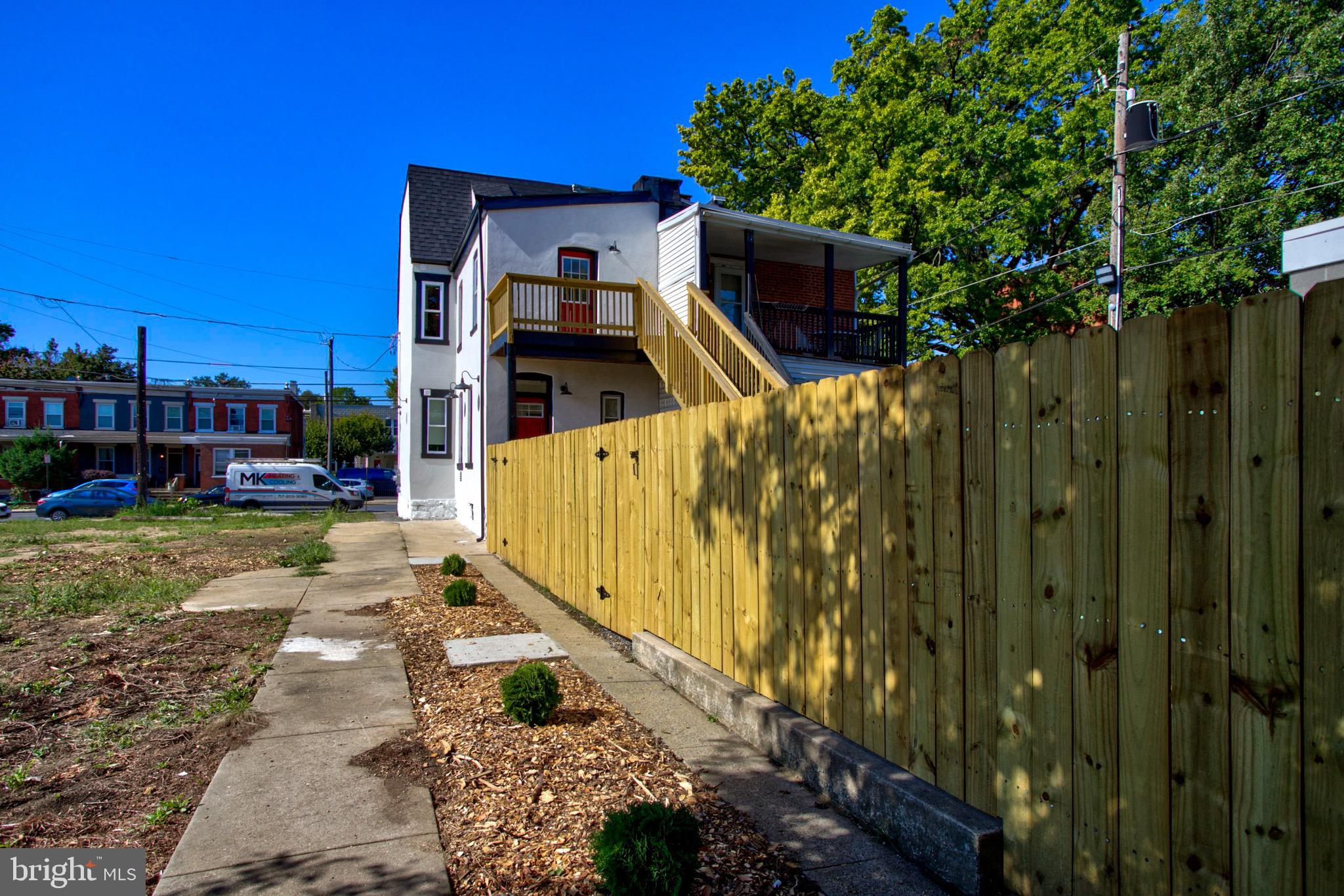 LANCASTER - Residential Lease