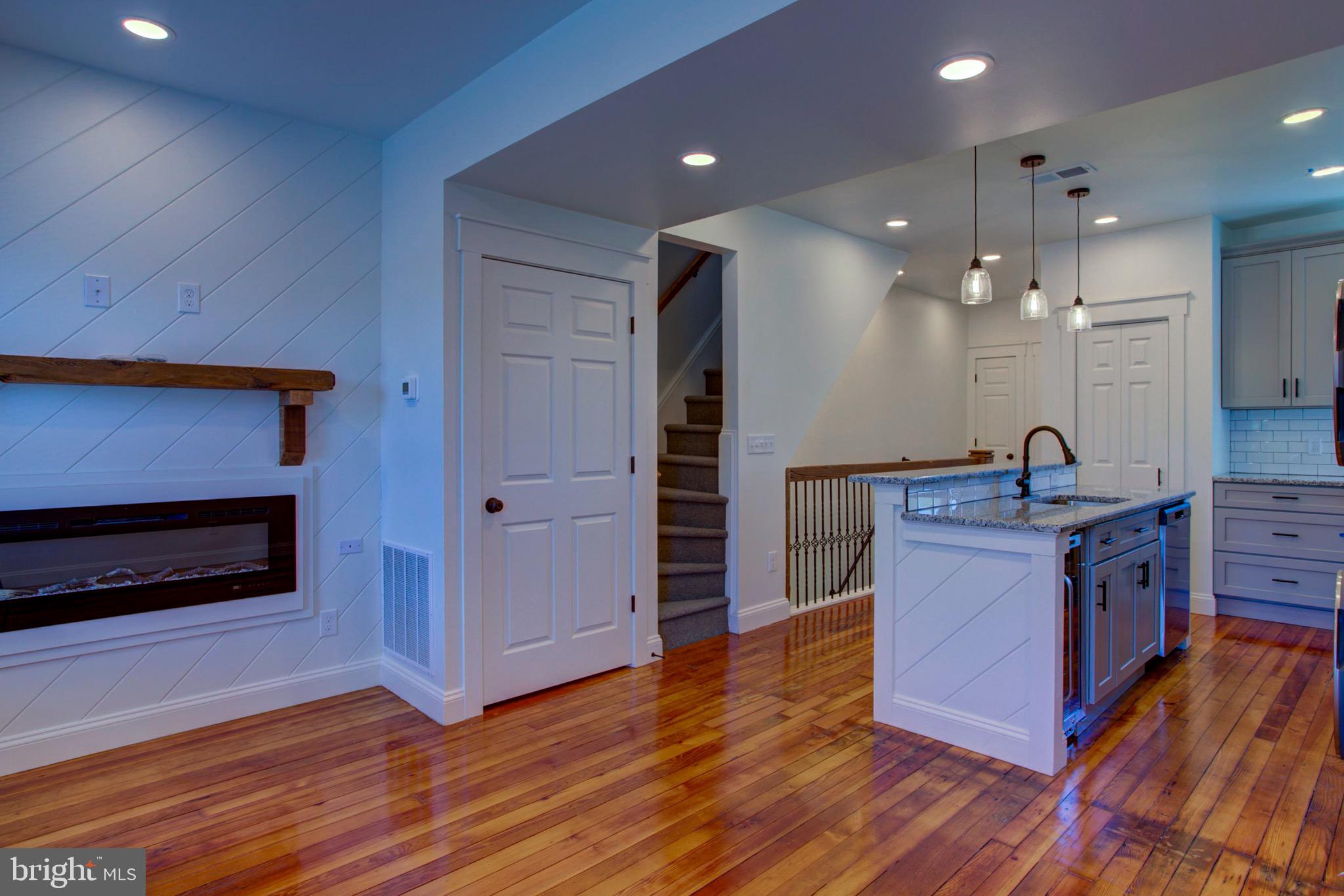 LANCASTER - Residential Lease