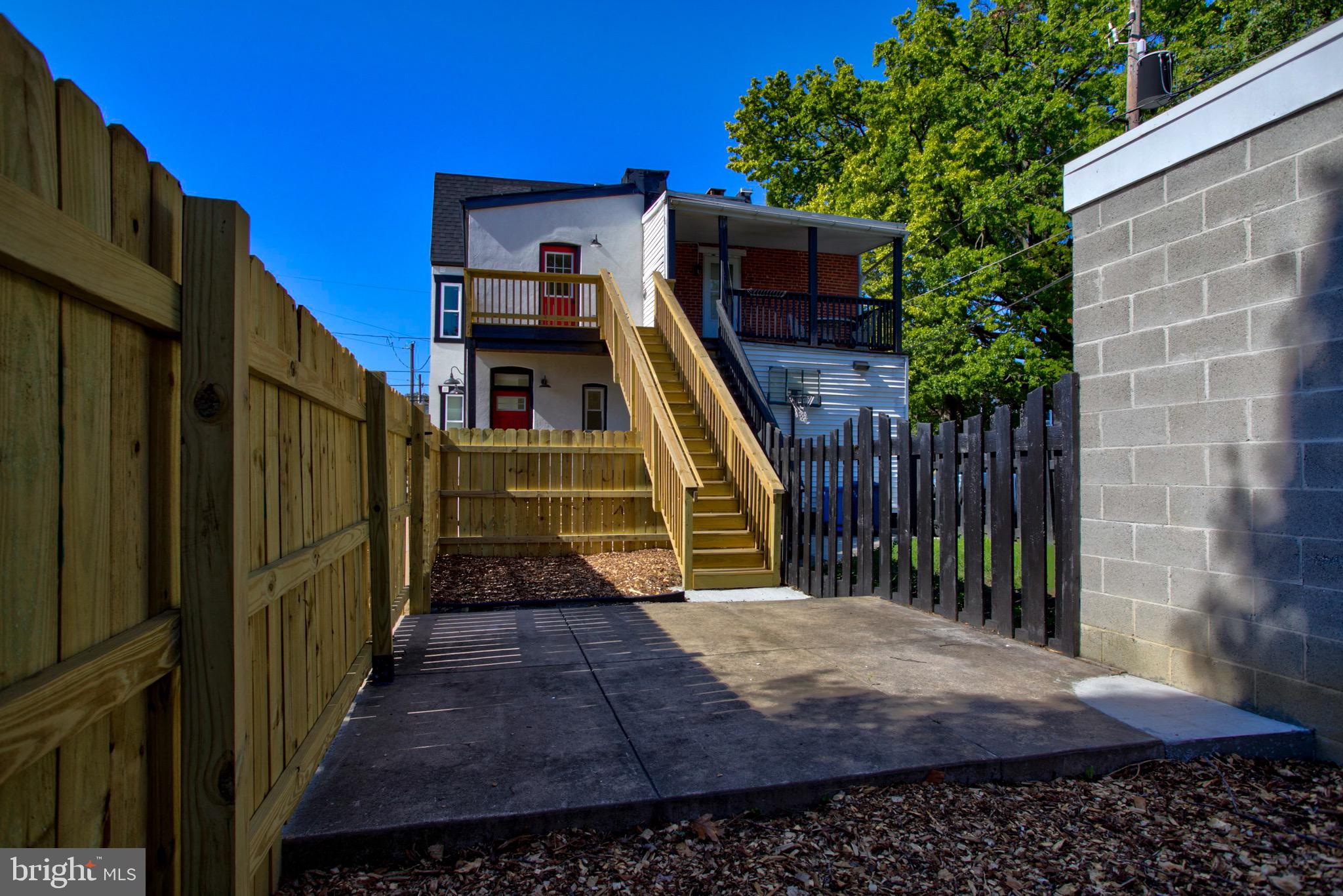 LANCASTER - Residential Lease