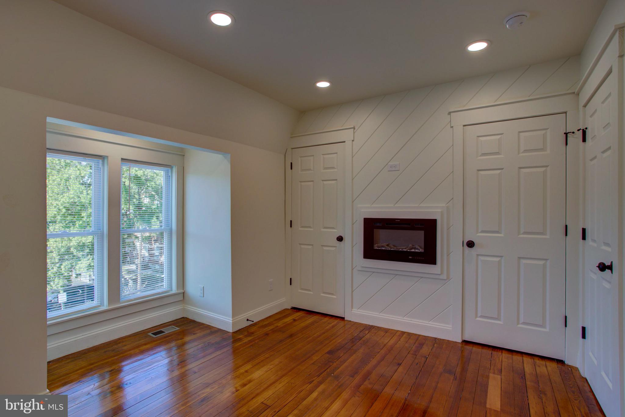 LANCASTER - Residential Lease