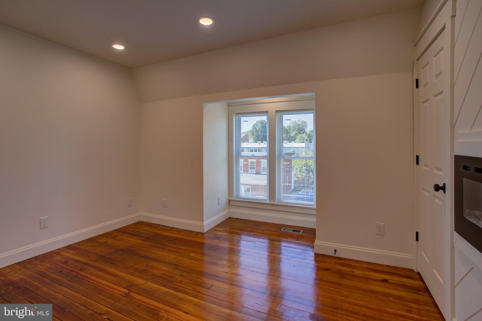 LANCASTER - Residential Lease