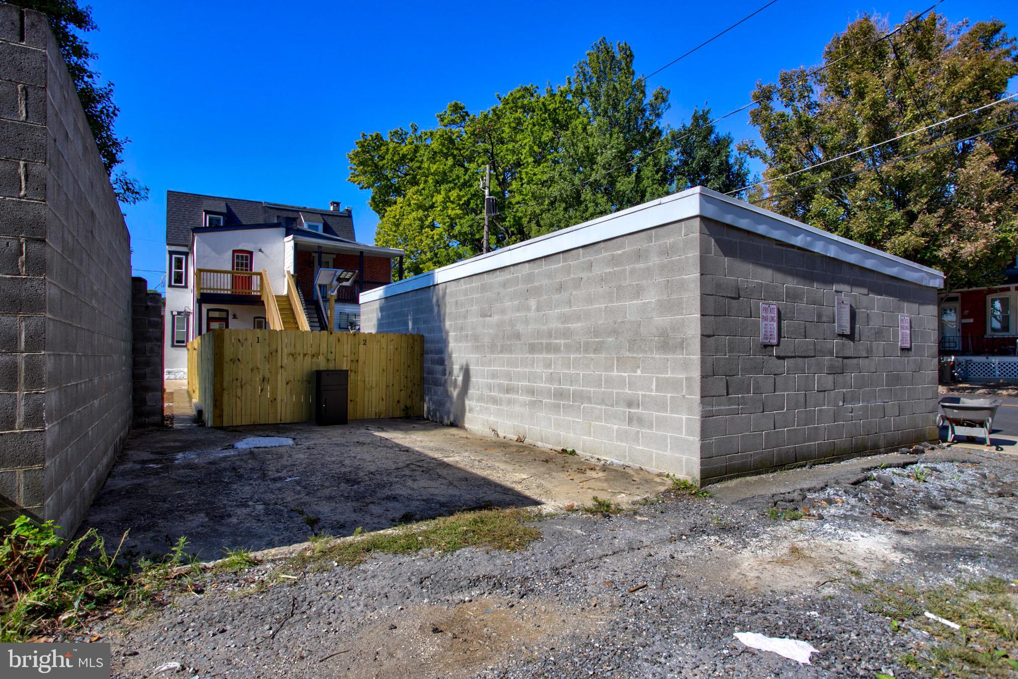 LANCASTER - Residential Lease