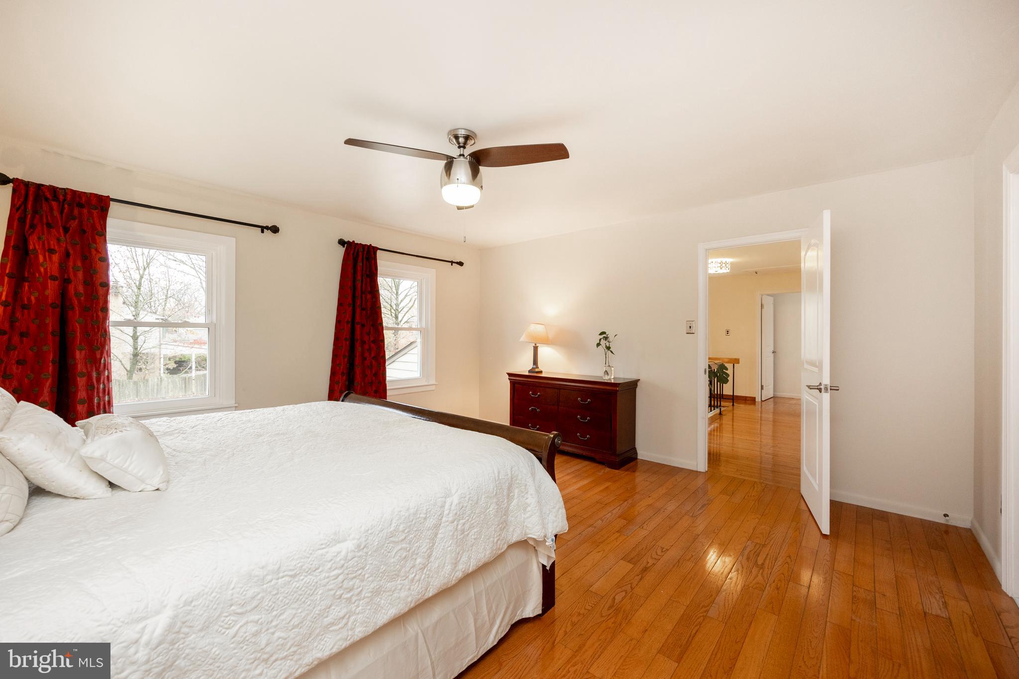 VILLAGE CIRCLE - Residential