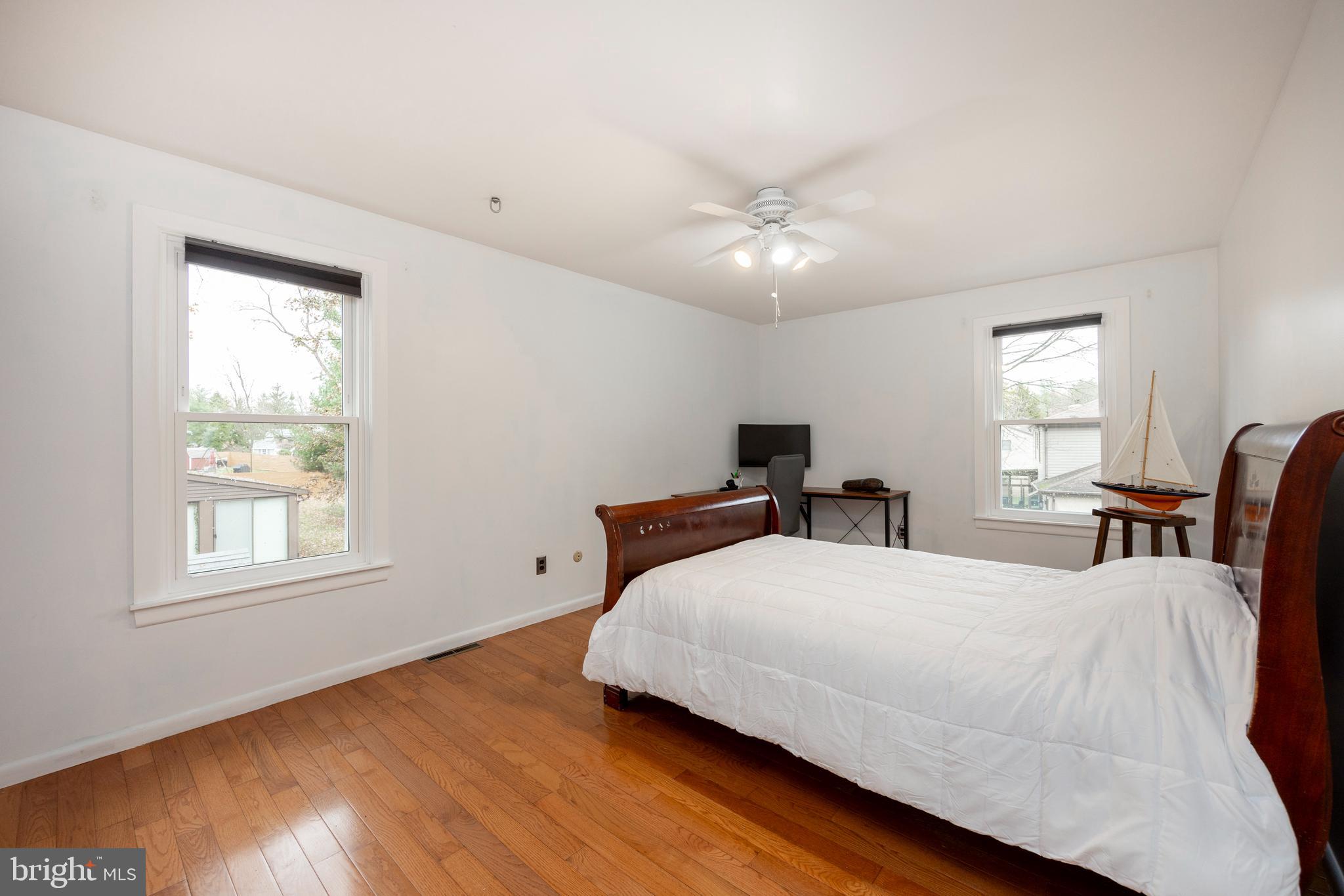 VILLAGE CIRCLE - Residential