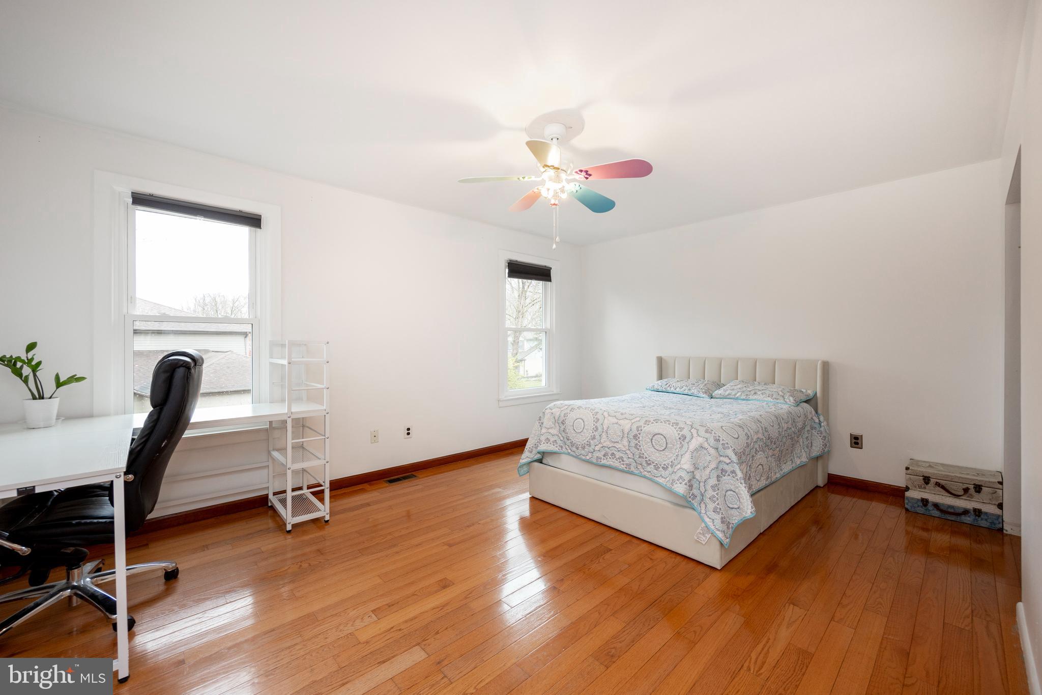 VILLAGE CIRCLE - Residential