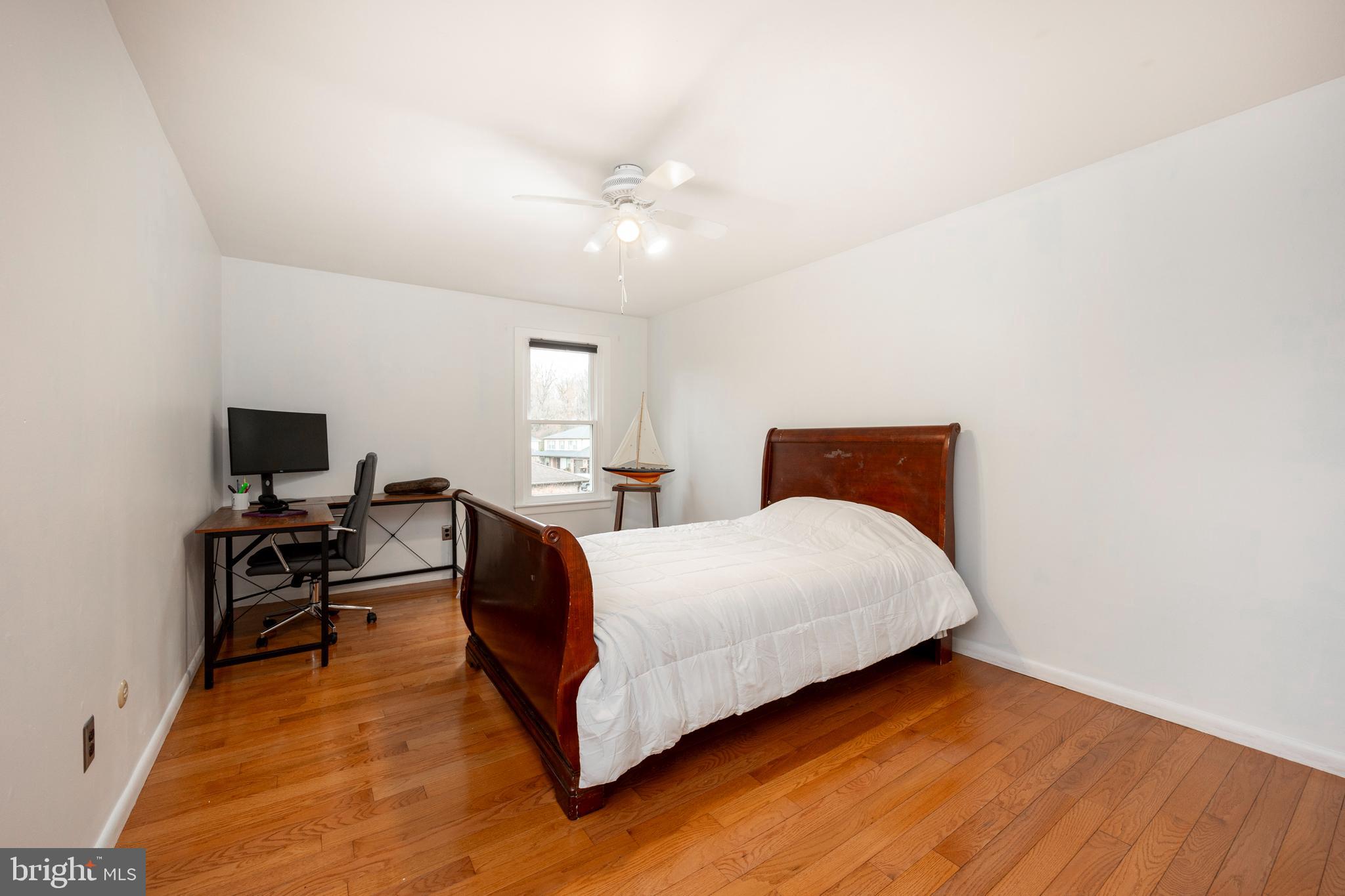 VILLAGE CIRCLE - Residential