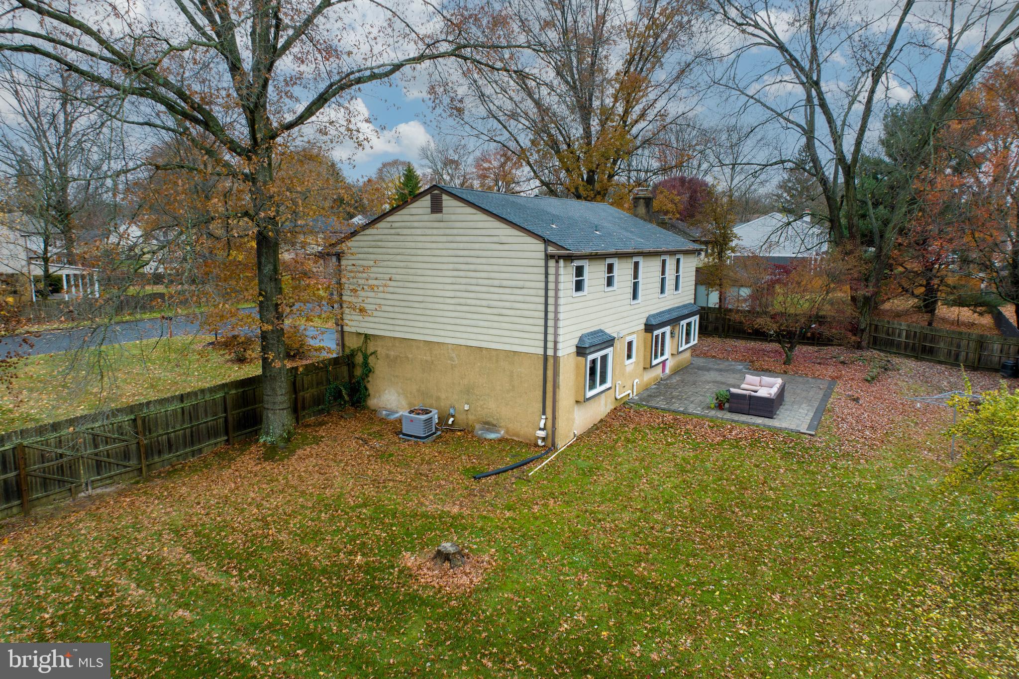 VILLAGE CIRCLE - Residential