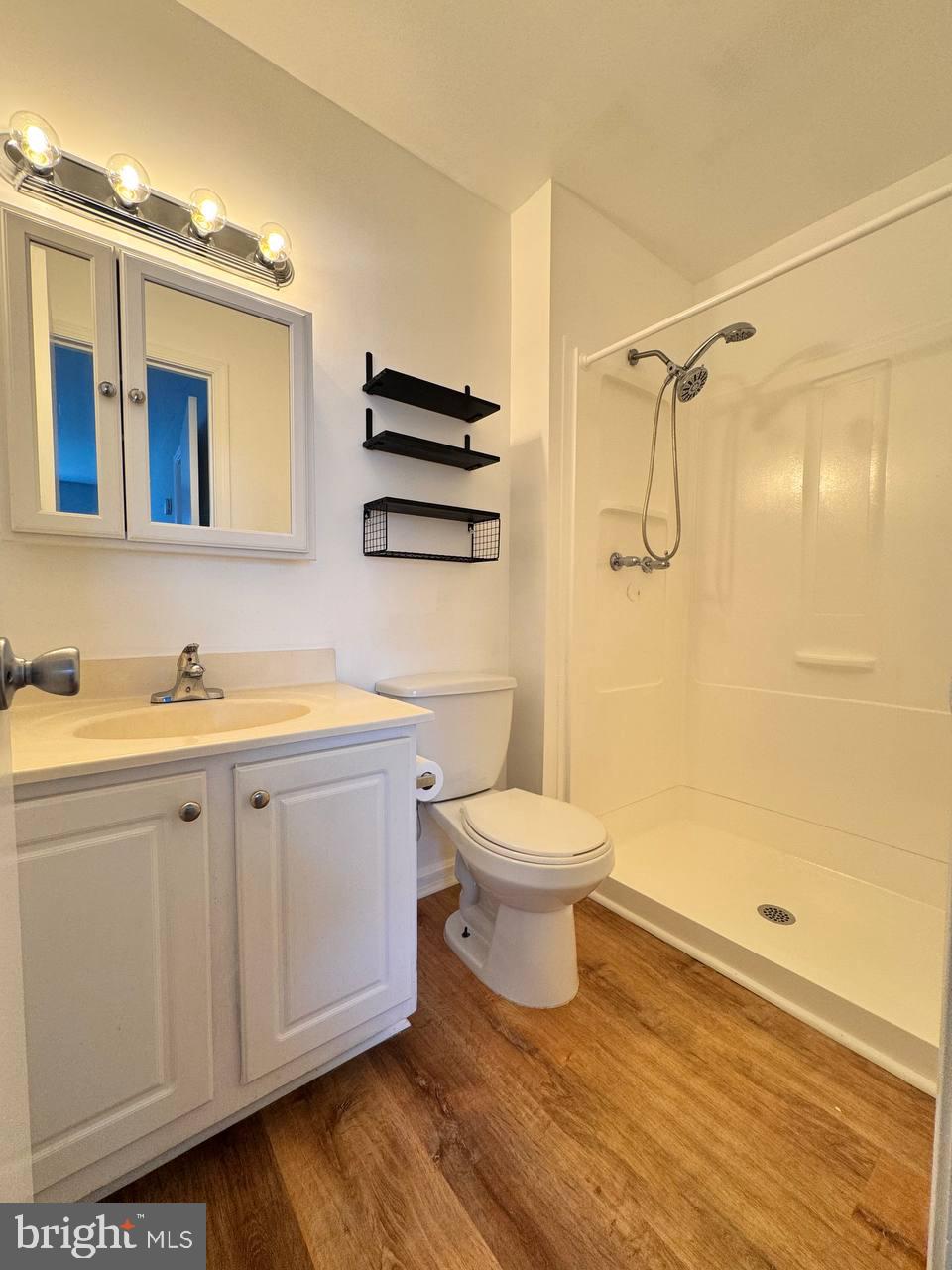 FLOWER HILL - Residential Lease