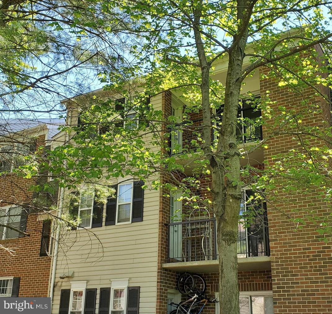 FLOWER HILL - Residential Lease