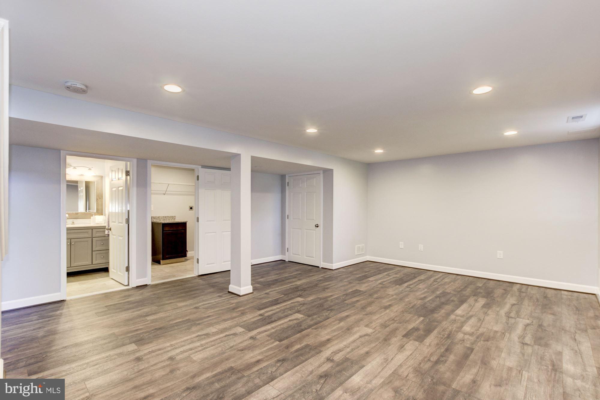 CAROLE HIGHLANDS - Residential