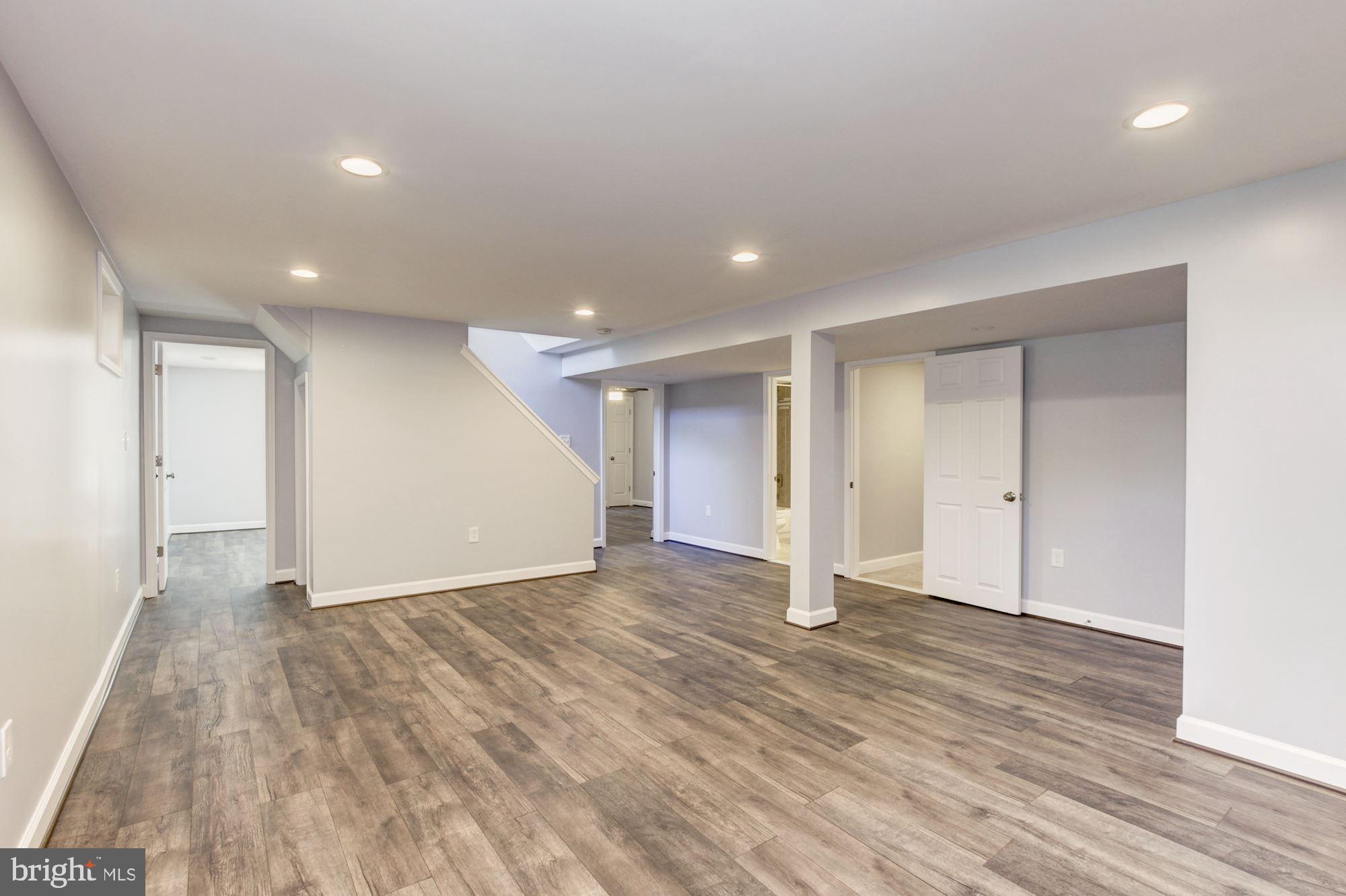 CAROLE HIGHLANDS - Residential