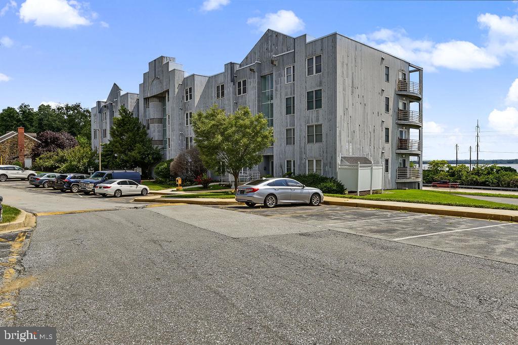 5215 LE PARC DRIVE 6