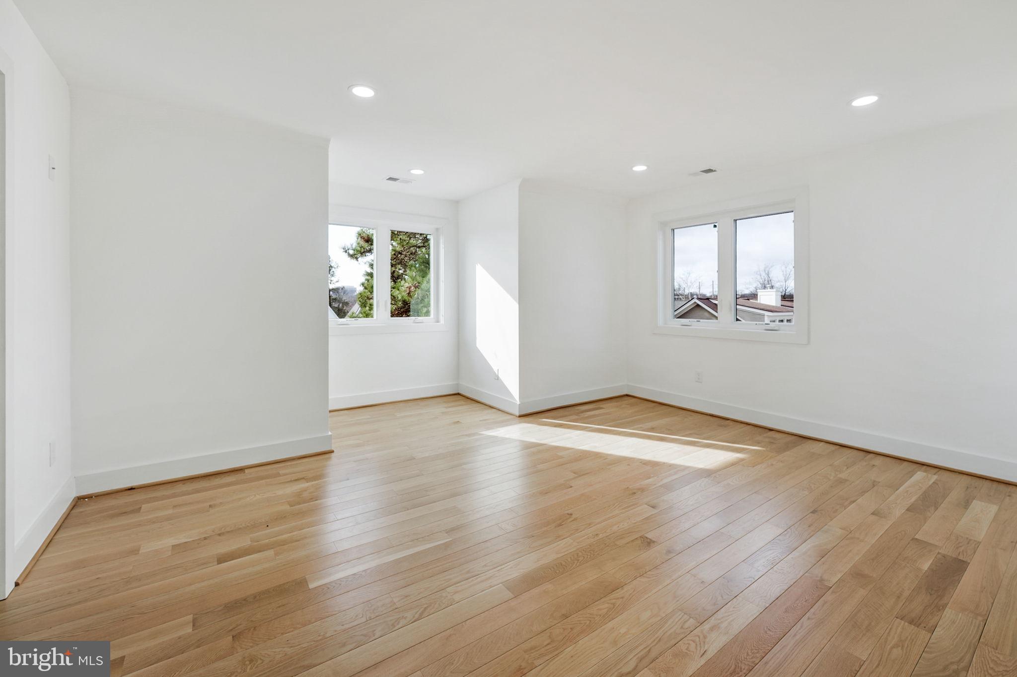 EAST FALLS CHURCH - Residential