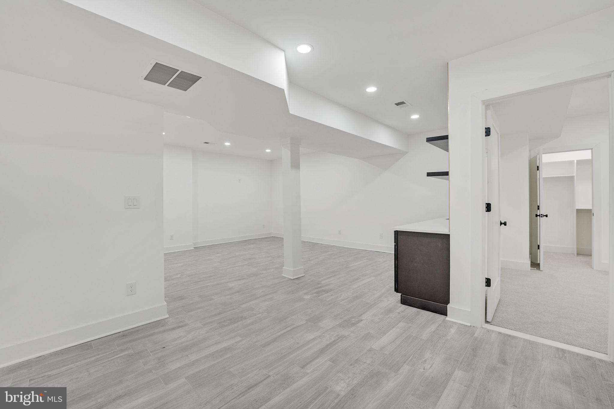 EAST FALLS CHURCH - Residential