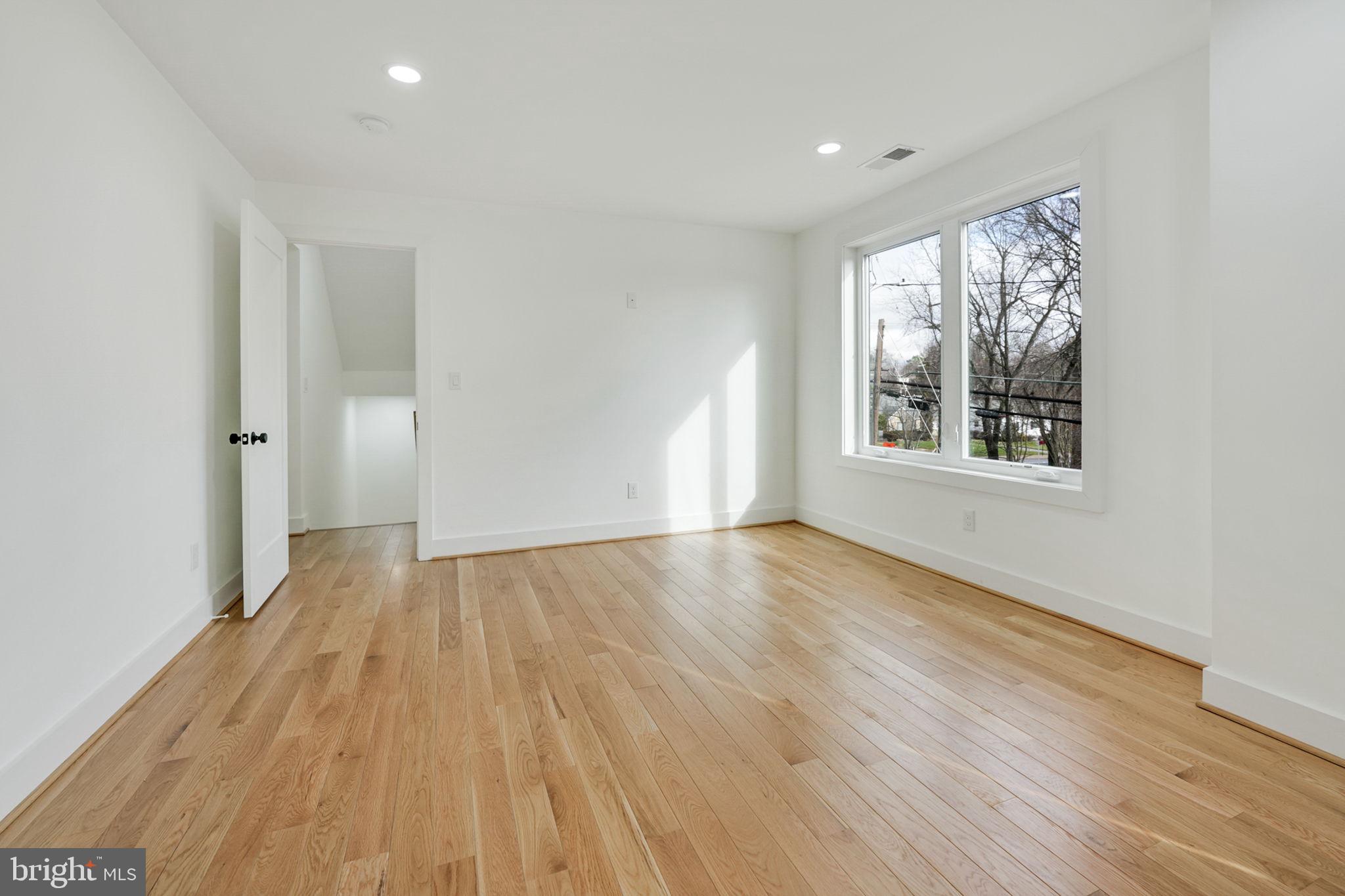 EAST FALLS CHURCH - Residential